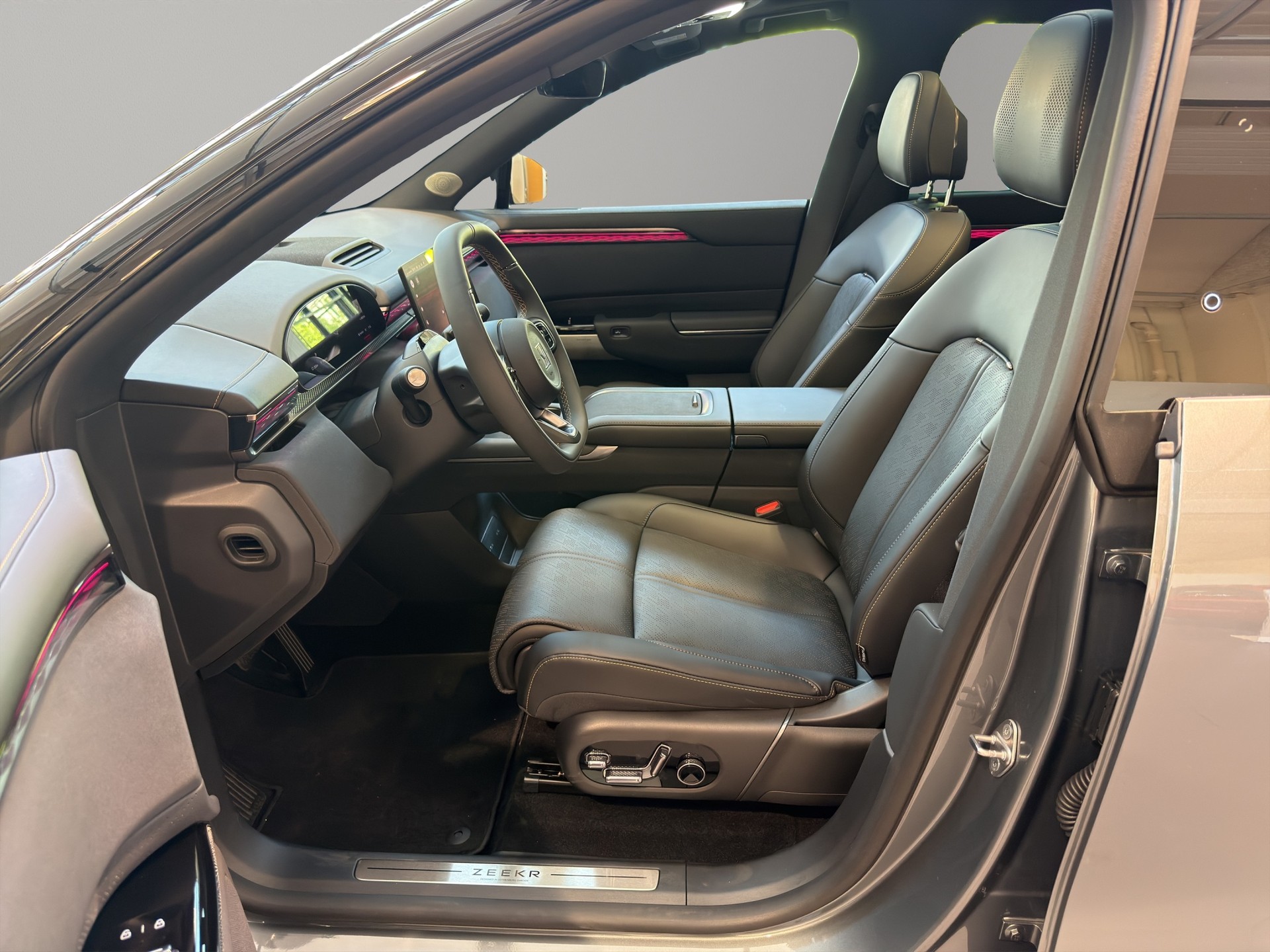 ZEEKR 7X Privilege AWD-image-1