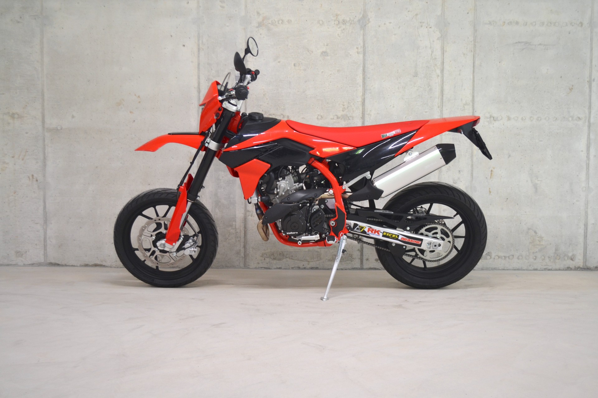 SWM 125-showroom-element-2