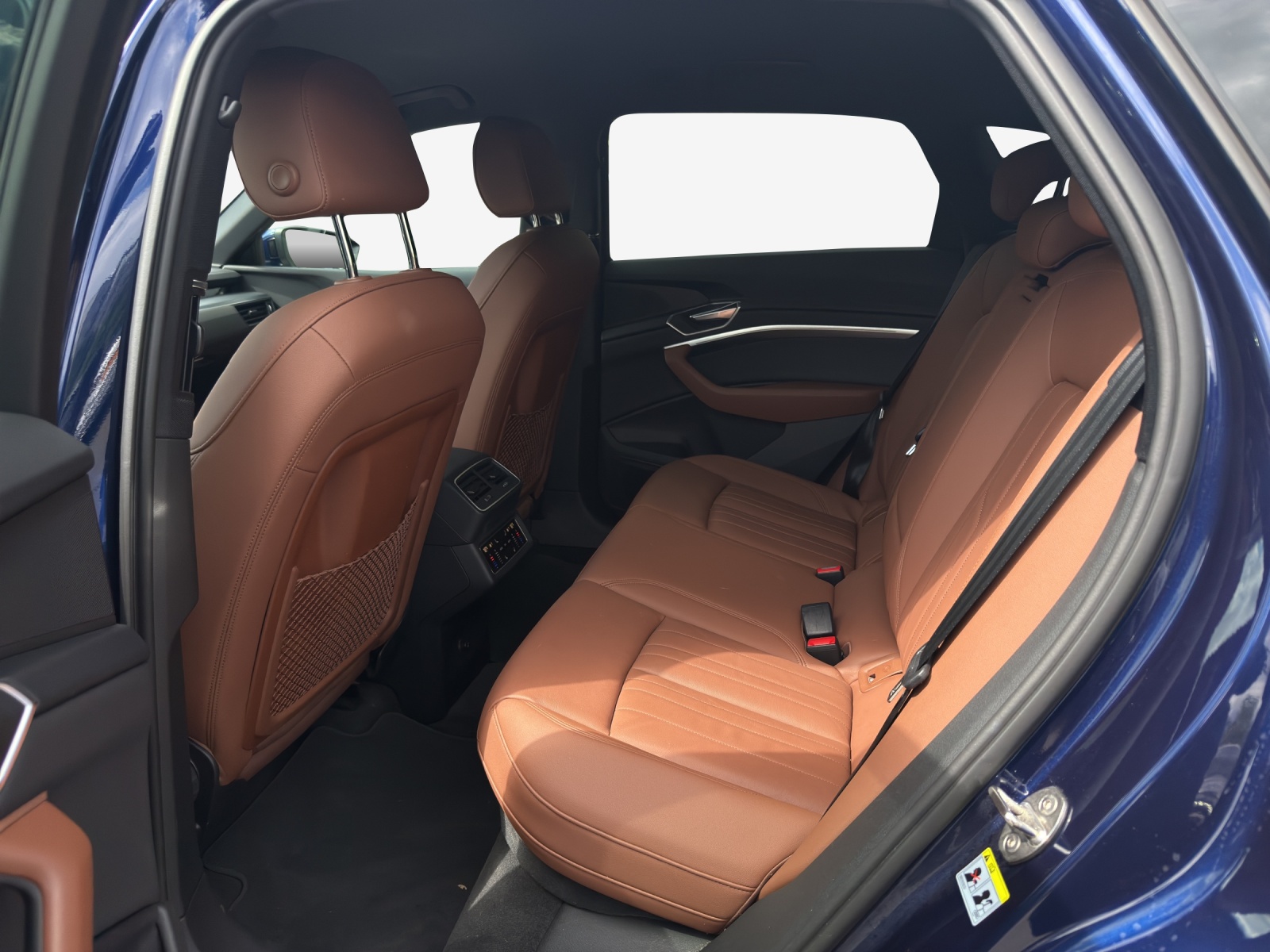 AUDI e-tron 55 Advanced quattro-image-12