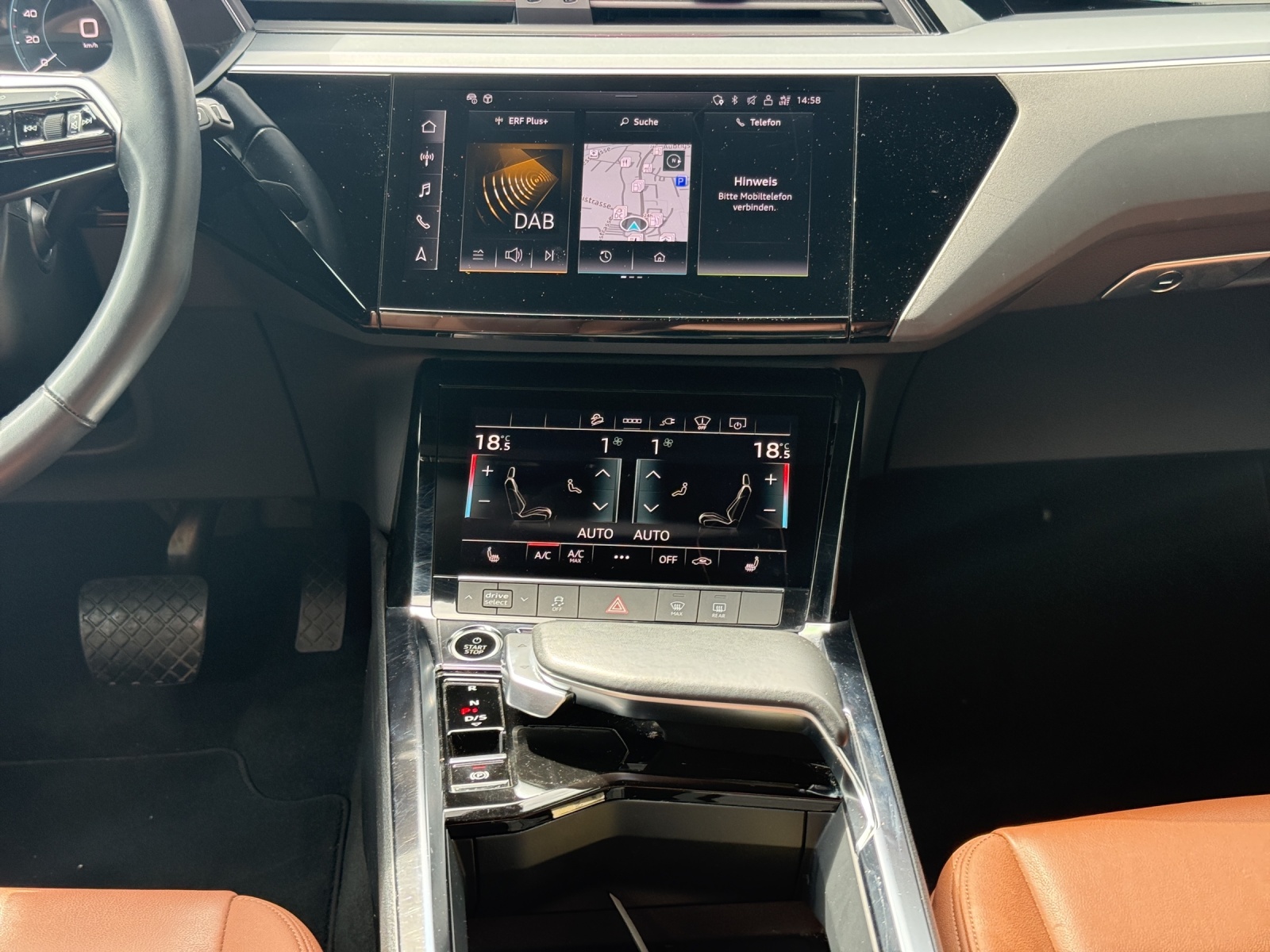 AUDI e-tron 55 Advanced quattro-image-11