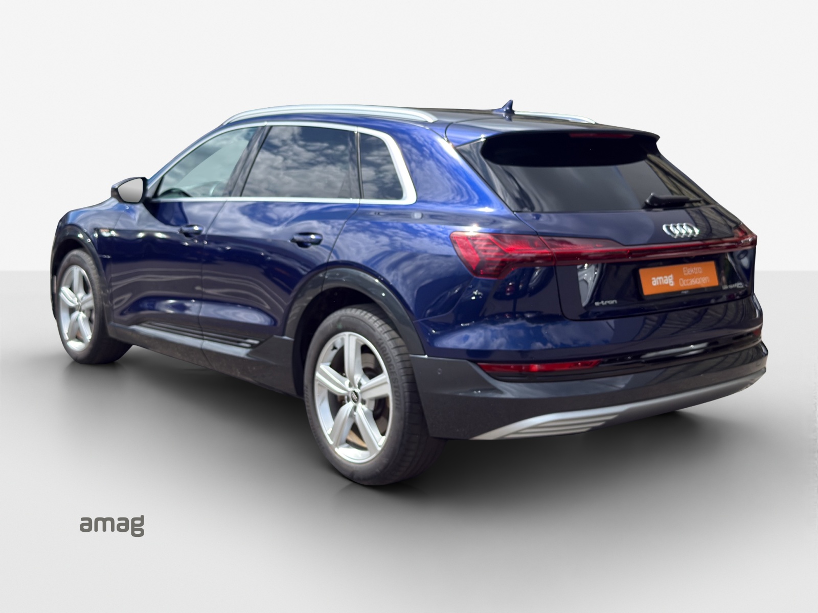 AUDI e-tron 55 Advanced quattro-image-2