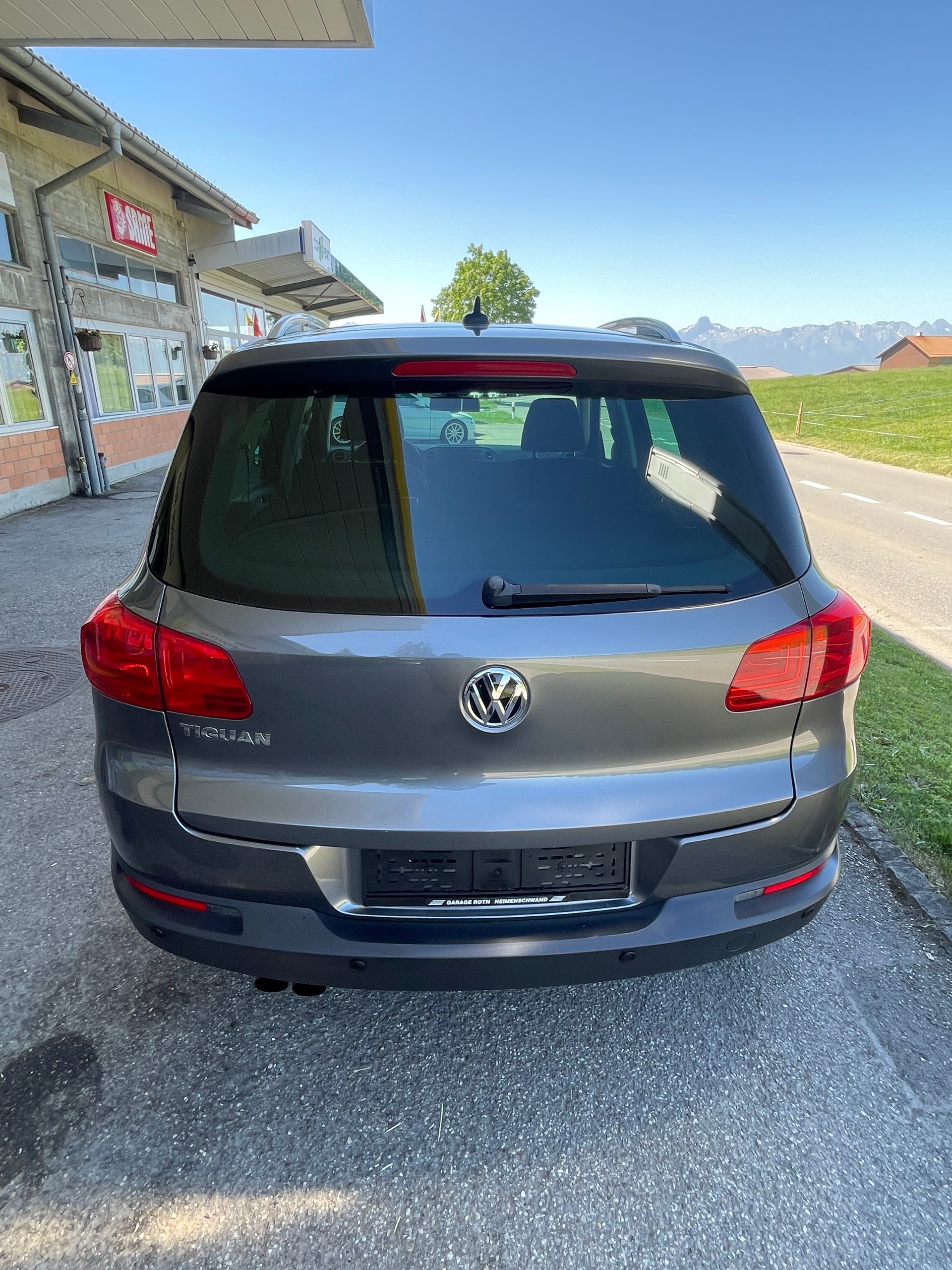 VW Tiguan 2.0 TSI Sport&Style 4Motion DSG-image-2