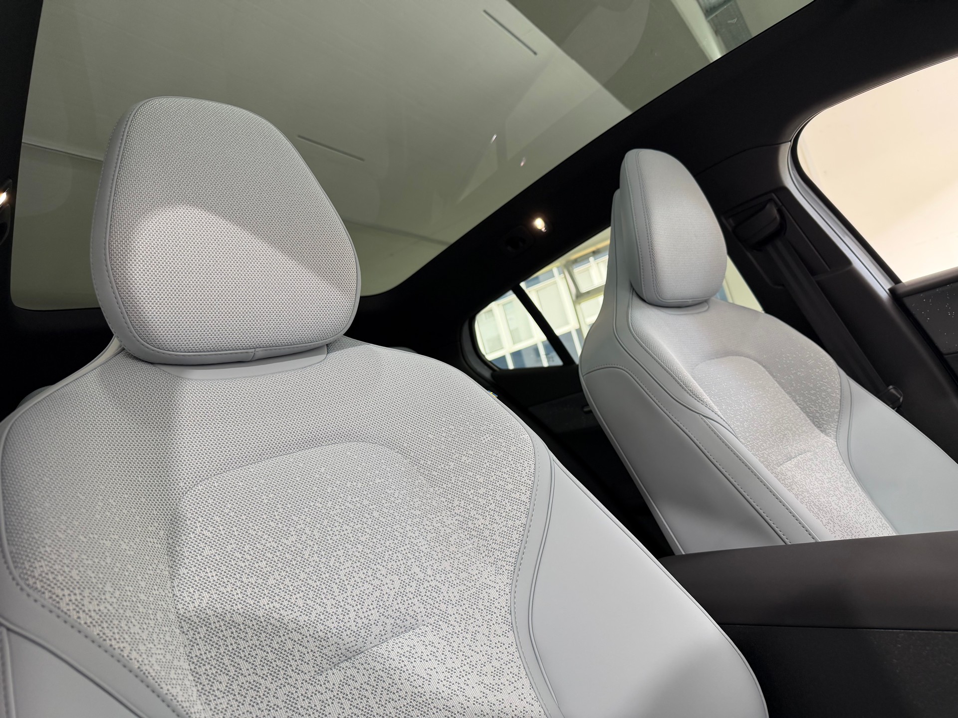 VOLVO EX 30 E60 Twin Ultra Performanc-image-14
