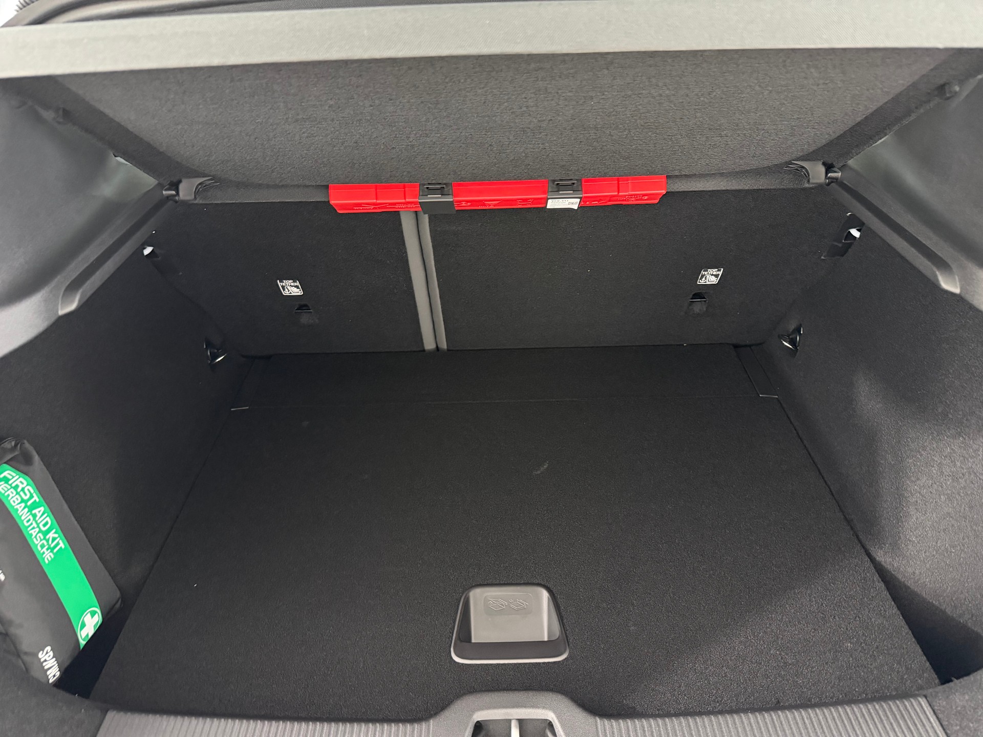 VOLVO EX 30 E60 Twin Ultra Performanc-image-12