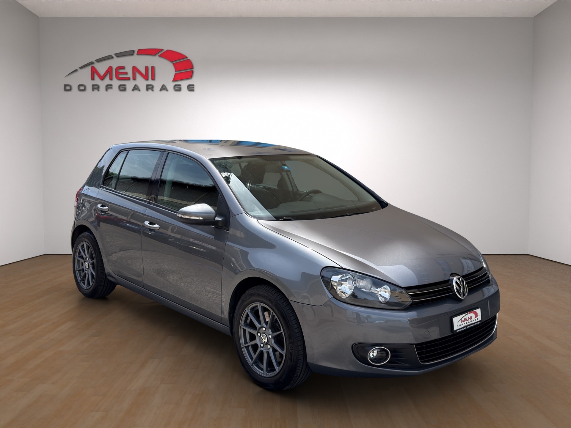 VW Golf 2.0 TDI Highline 4Motion-image-0