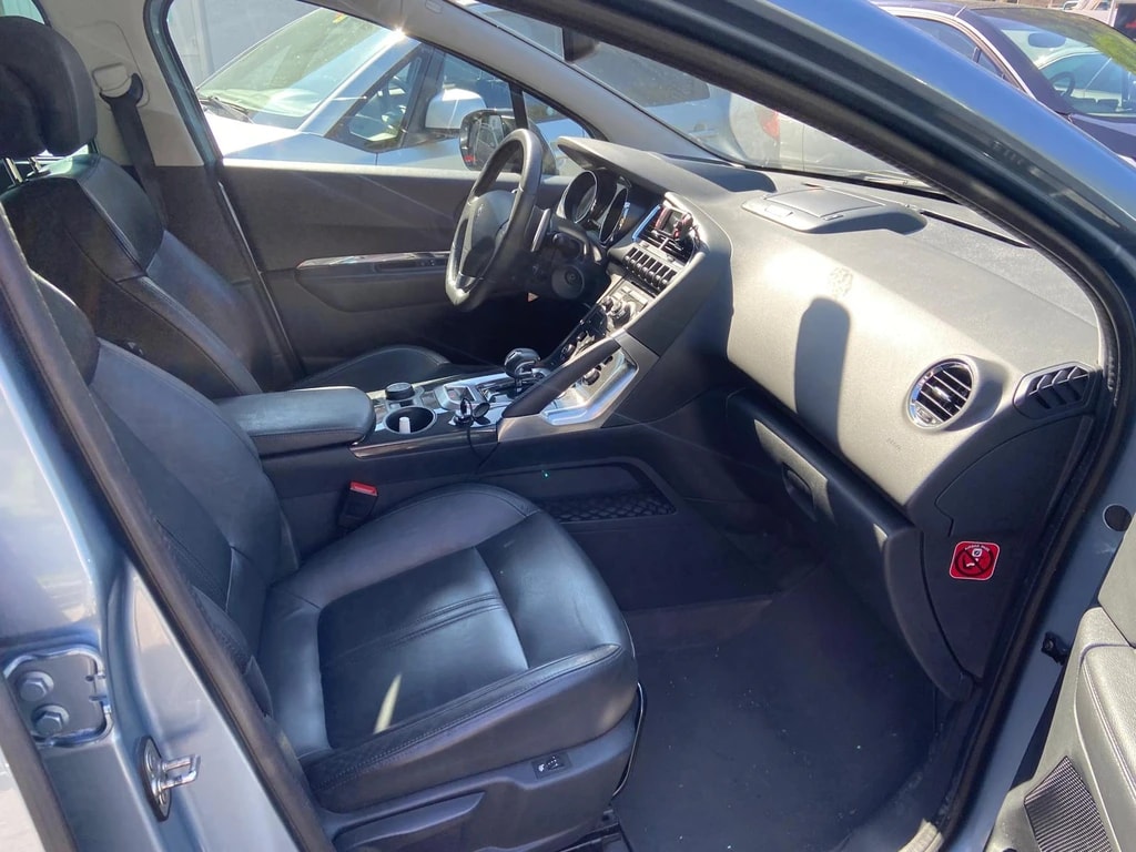 PEUGEOT 3008 HYbrid4 2.0 HDI EGS6-image-7