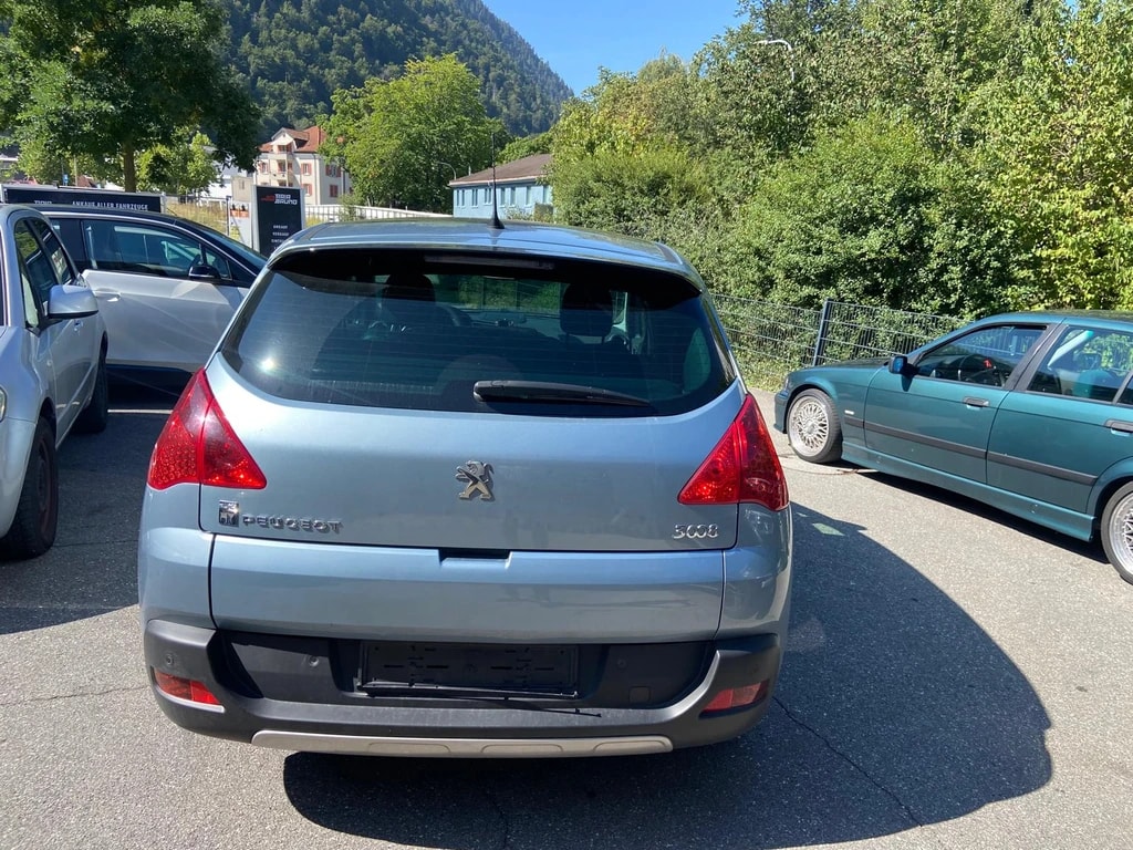 PEUGEOT 3008 HYbrid4 2.0 HDI EGS6-image-3