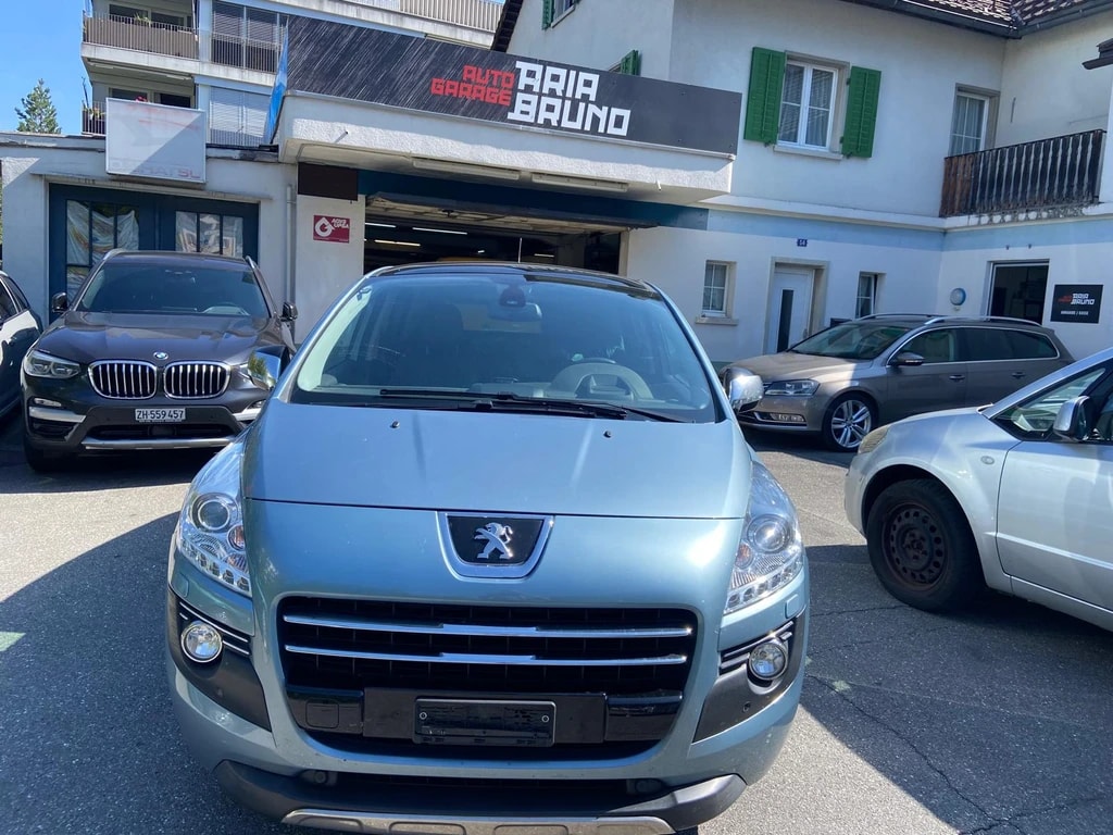 PEUGEOT 3008 HYbrid4 2.0 HDI EGS6-image-4