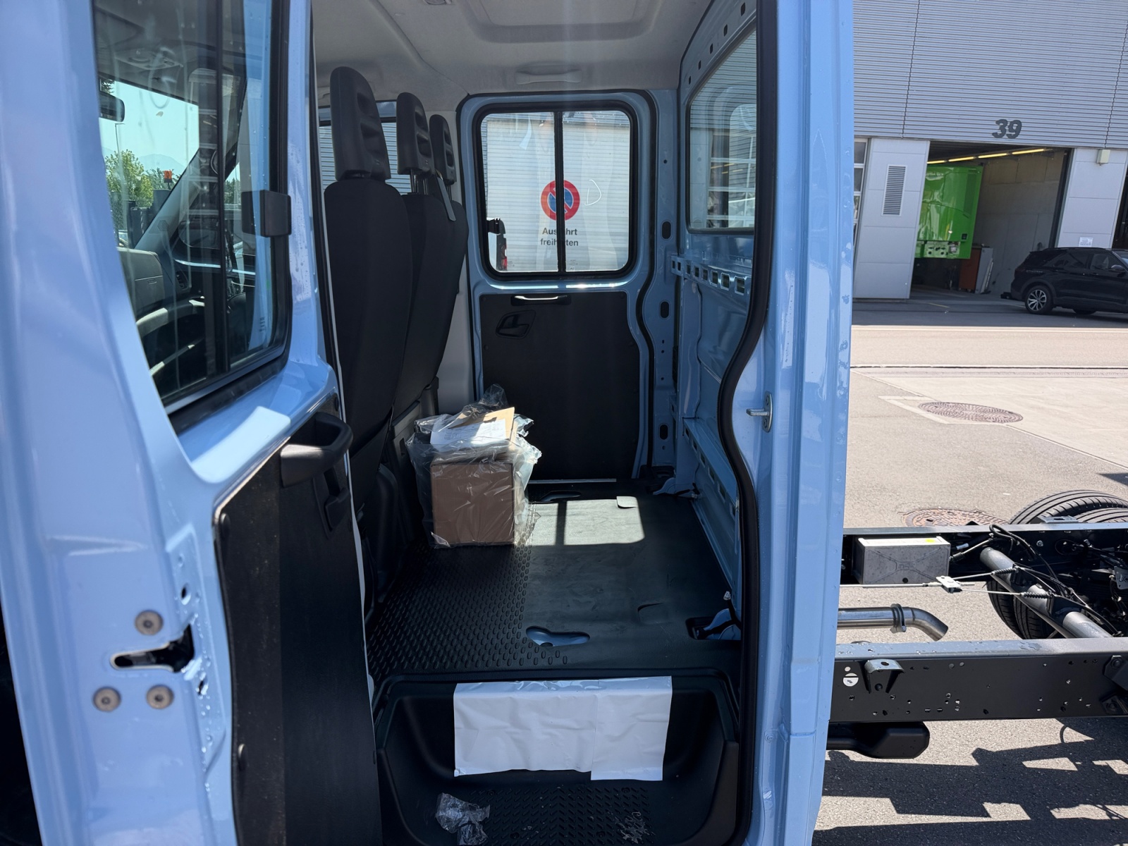 IVECO Daily 35C18H-image-15