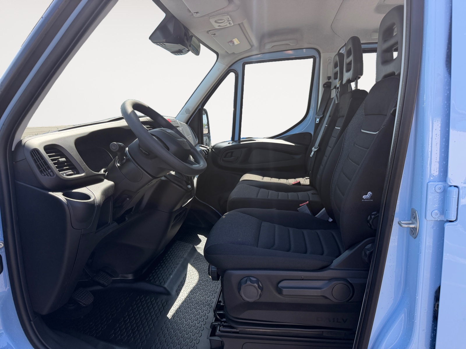 IVECO Daily 35C18H-image-8