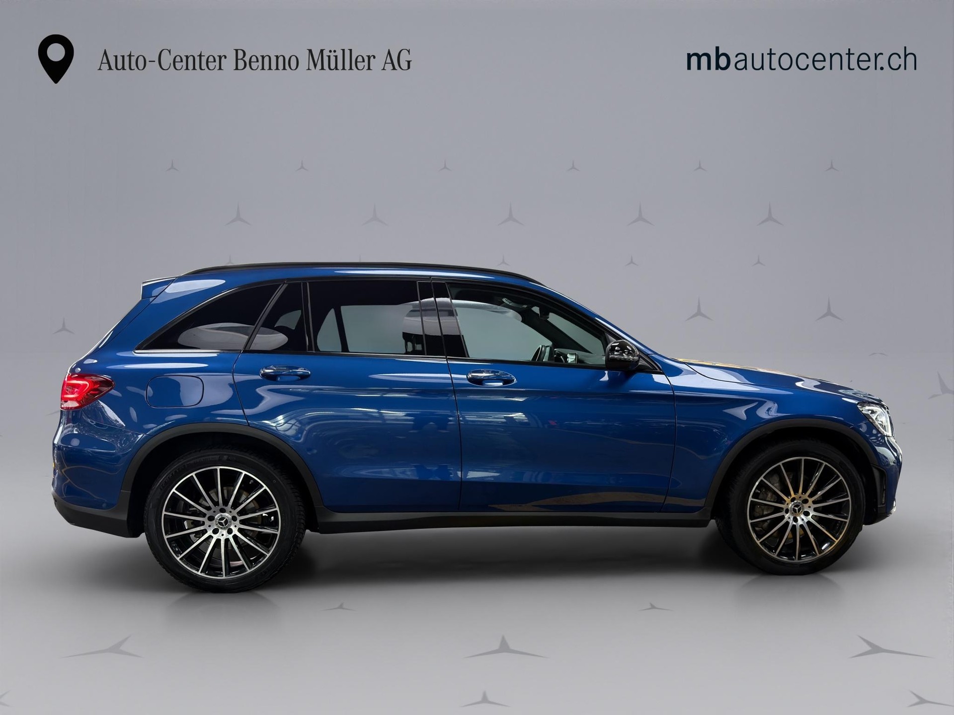 MERCEDES-BENZ GLC 220 d AMG Line 4m-image-5