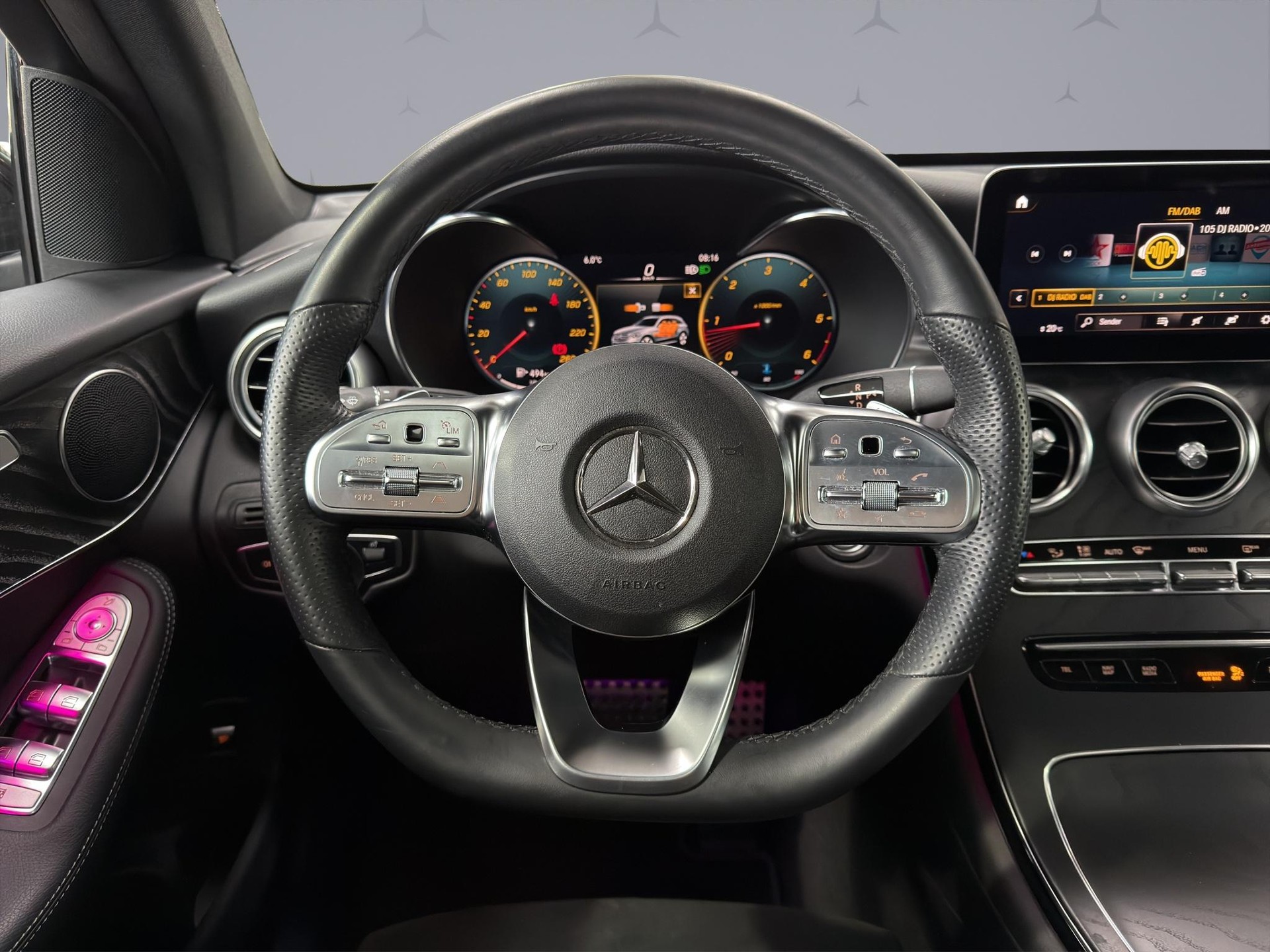 MERCEDES-BENZ GLC 220 d AMG Line 4m-image-9