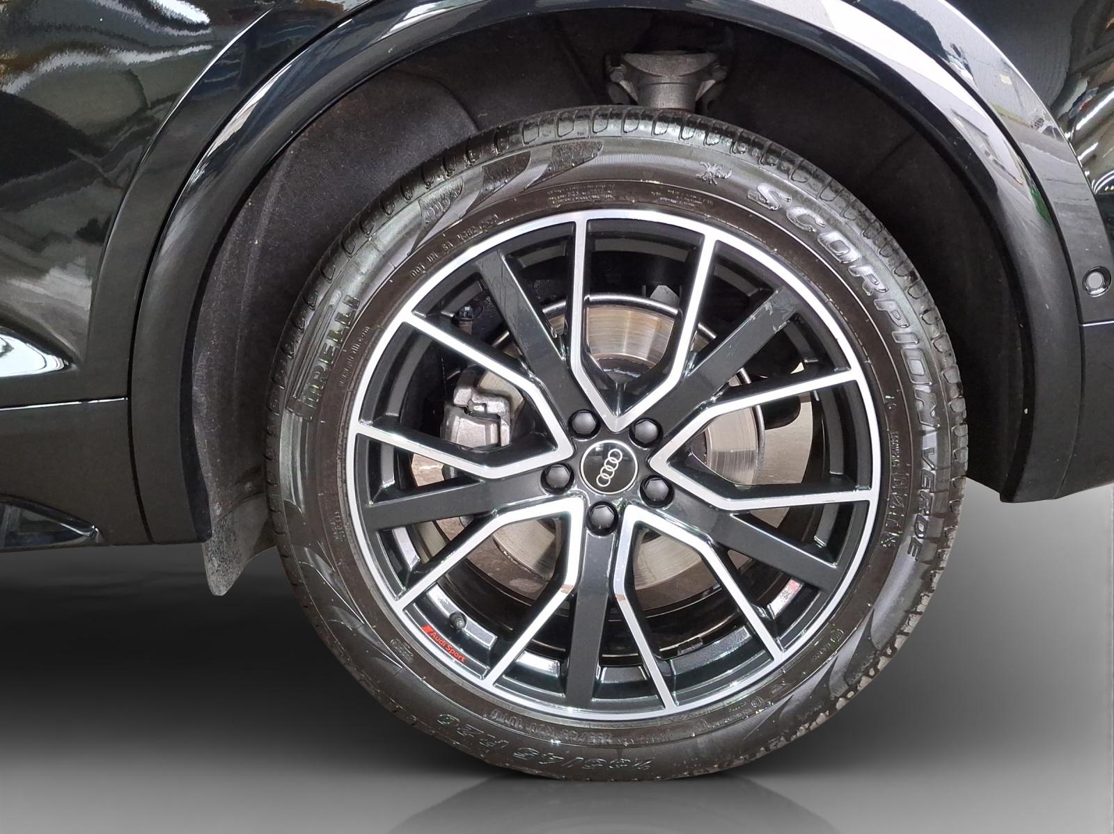 AUDI Q5 Sportback 40 TFSI S line quattro S-tronic-image-13