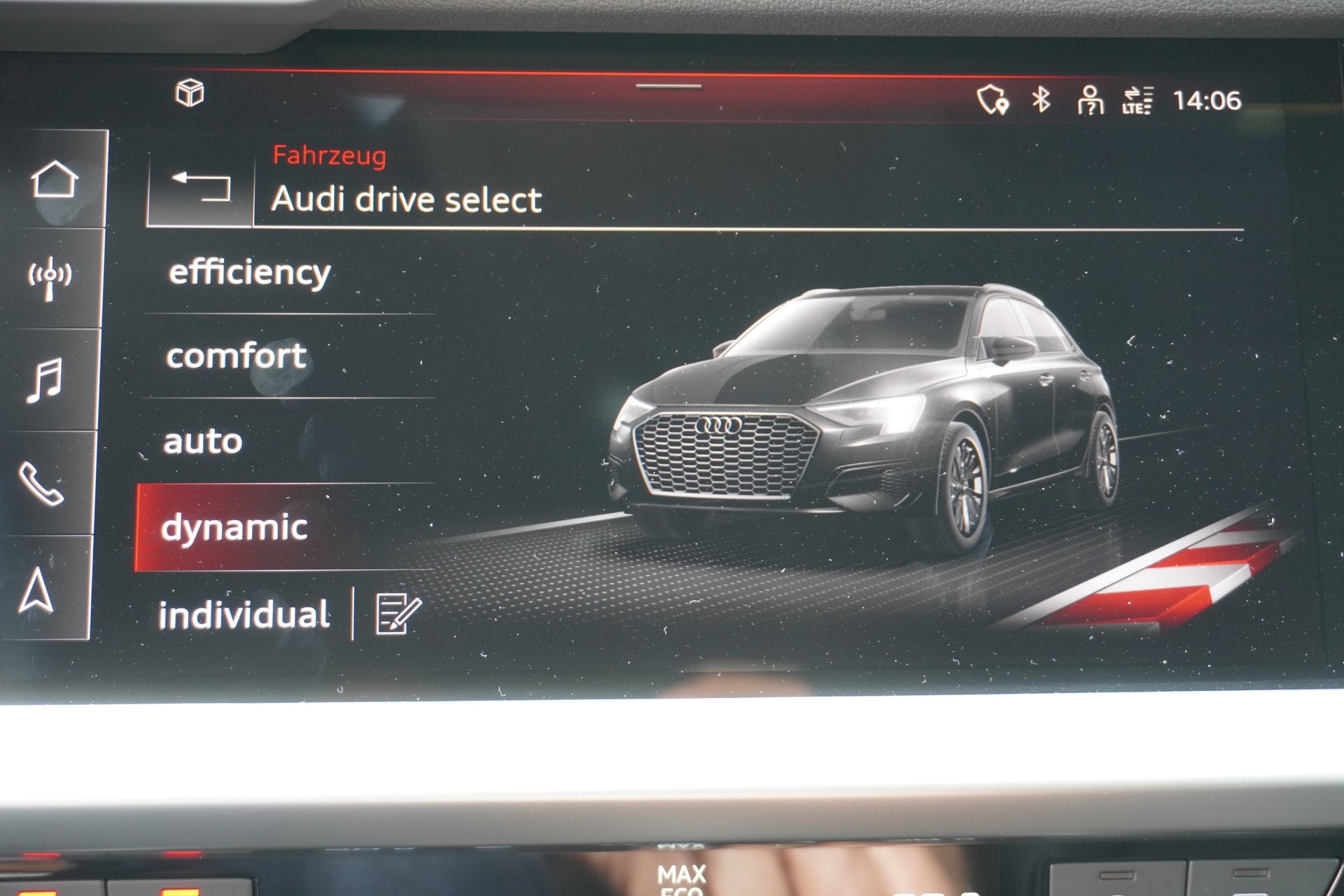 AUDI A3 Sportback 35 TFSI Attraction S-tronic S-LINE!!!-image-21