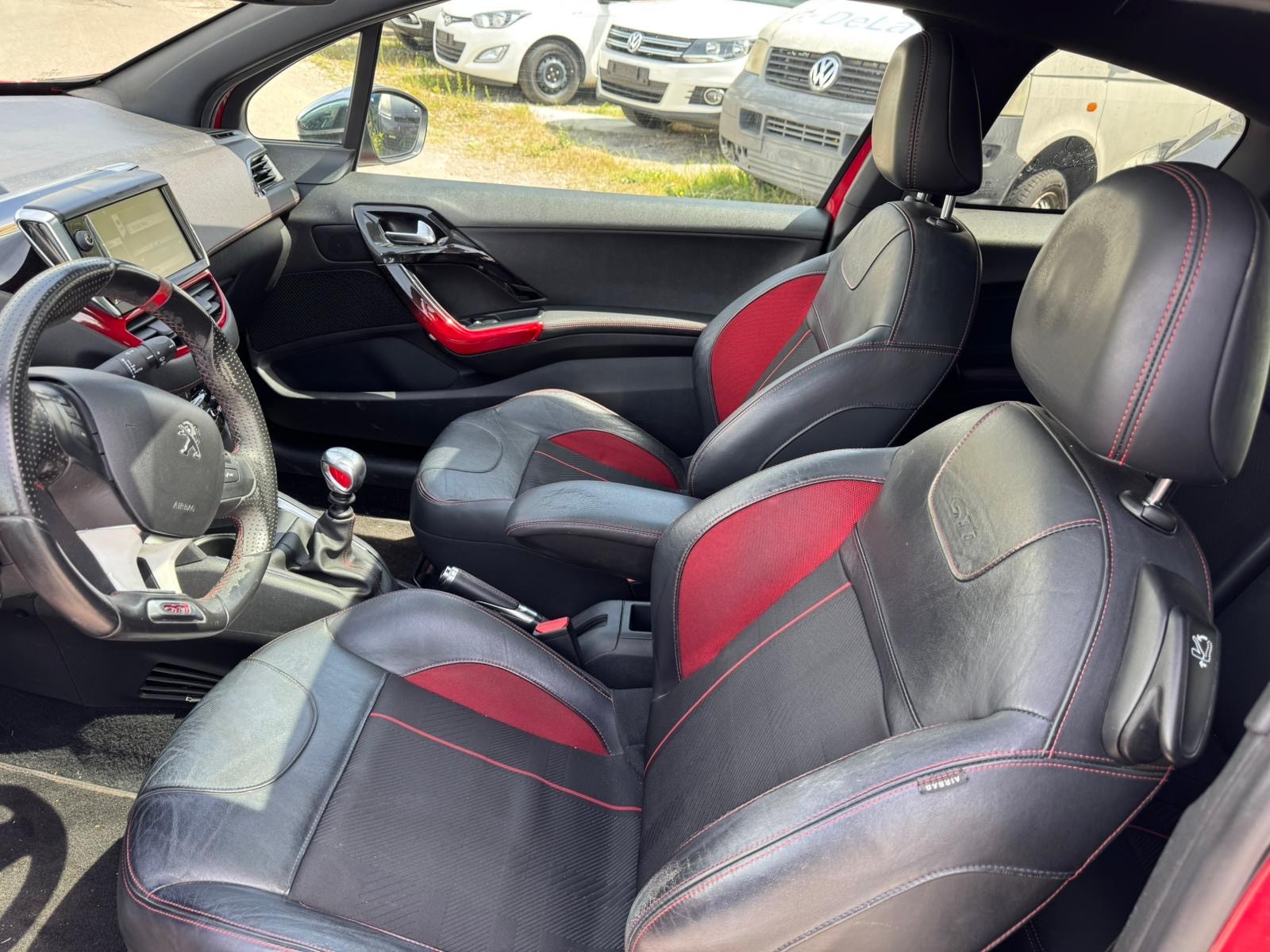 PEUGEOT 208 1.6 Turbo GTi-image-9