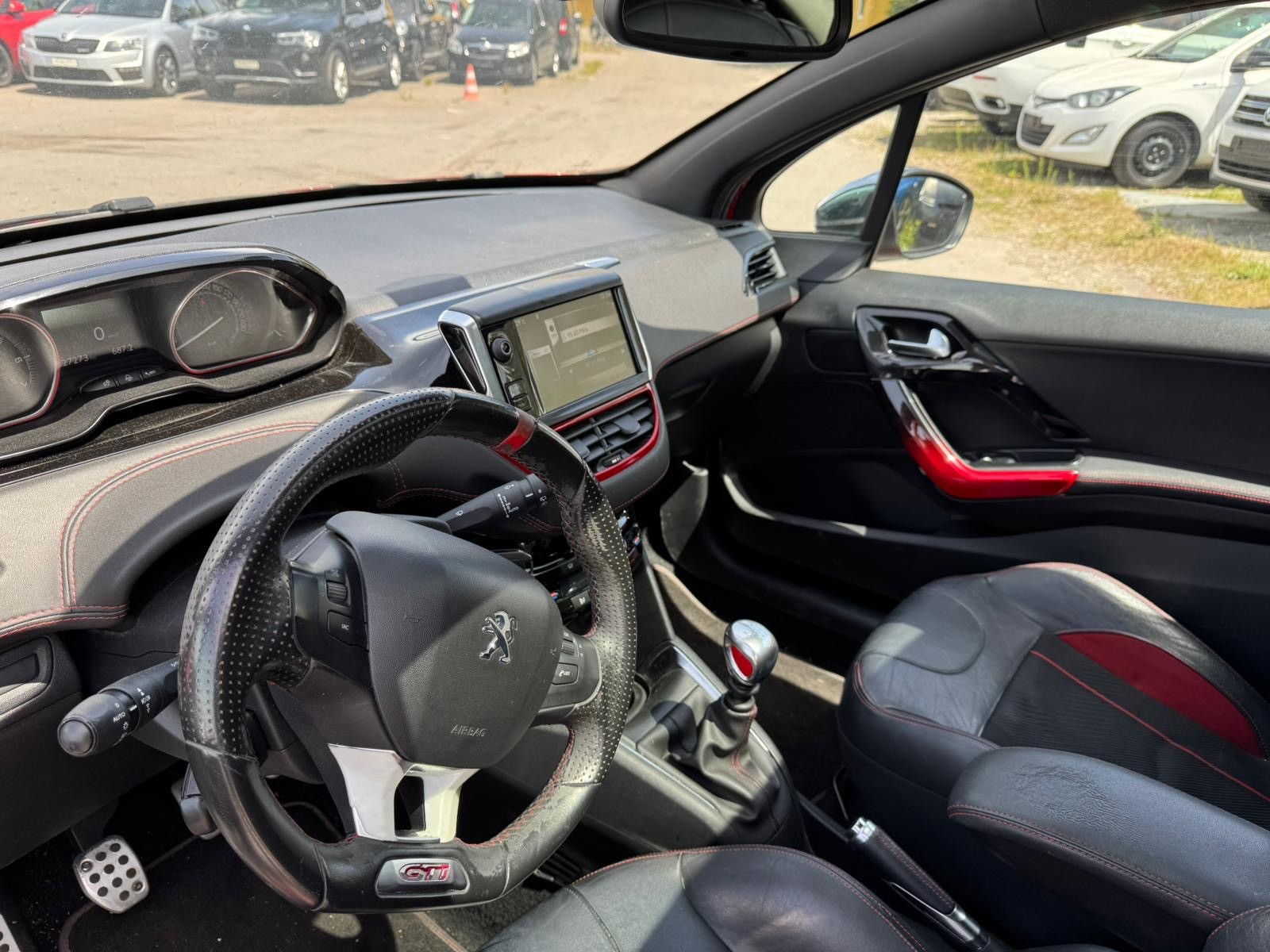 PEUGEOT 208 1.6 Turbo GTi-image-14