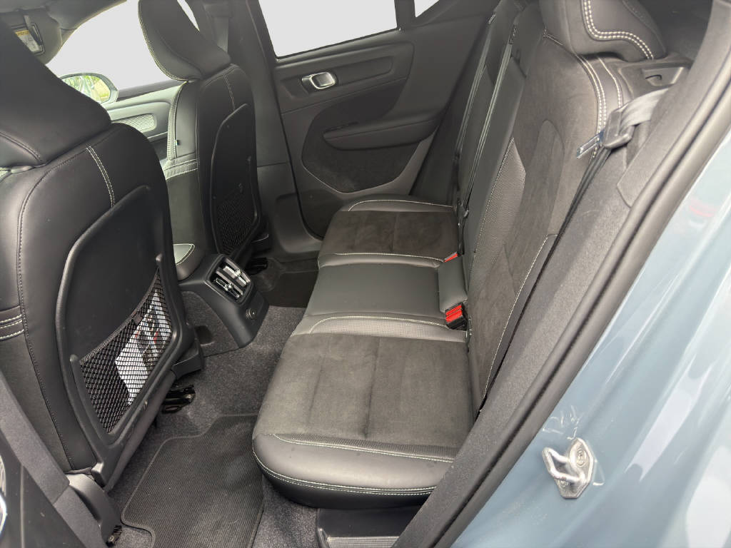 VOLVO XC40 1.5 T5 TE R-Design-image-9