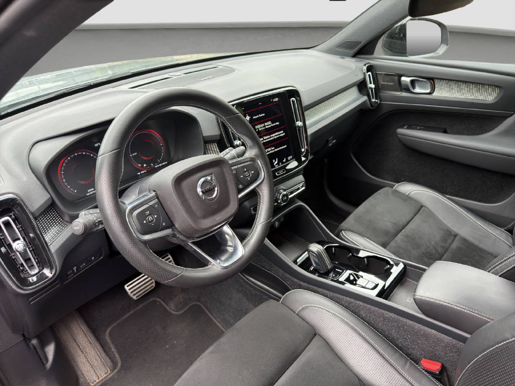 VOLVO XC40 1.5 T5 TE R-Design-image-4