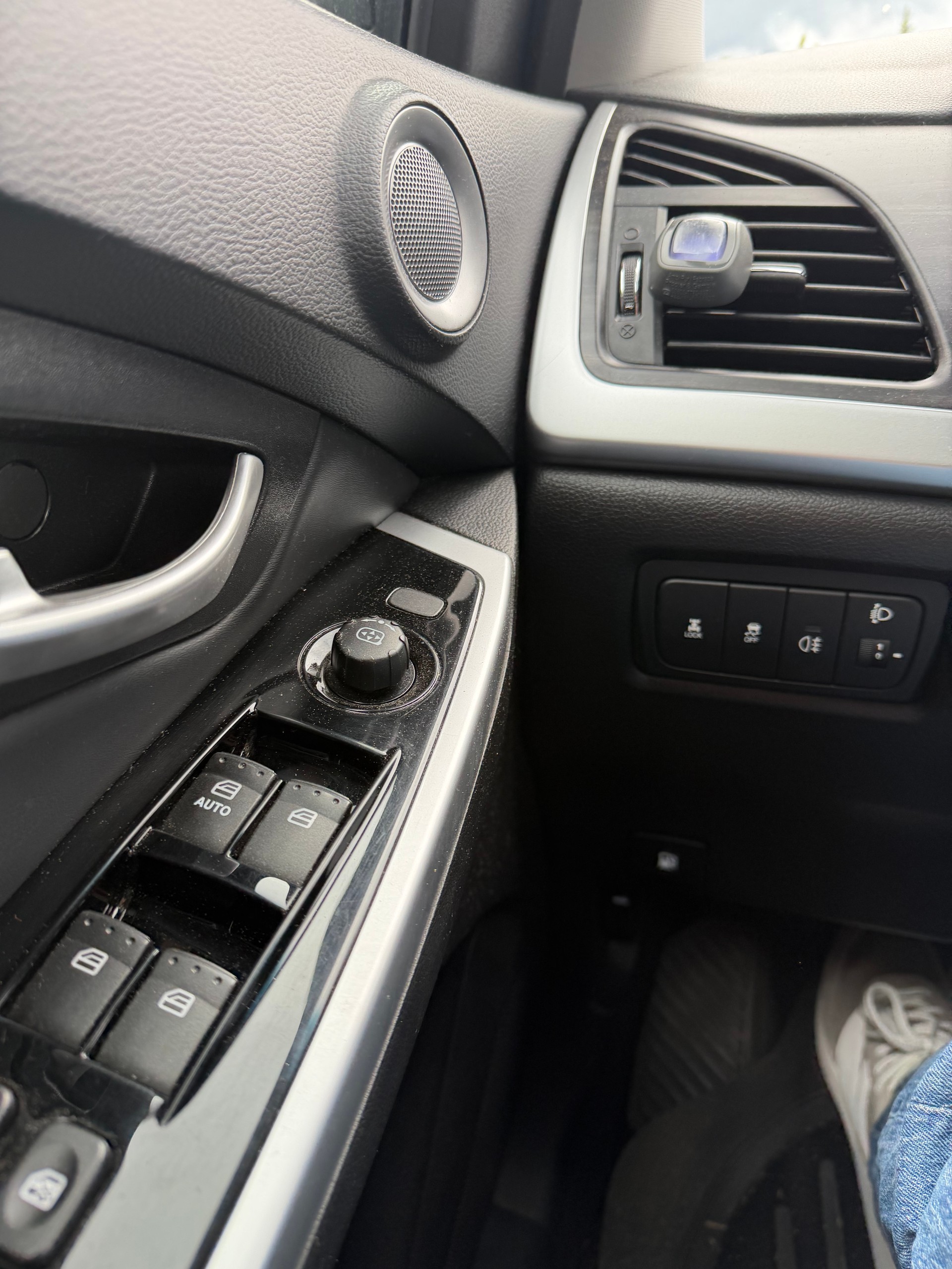 KGM-SsangYong Korando 2.0 e-XDI Plus Edition 4WD-image-5