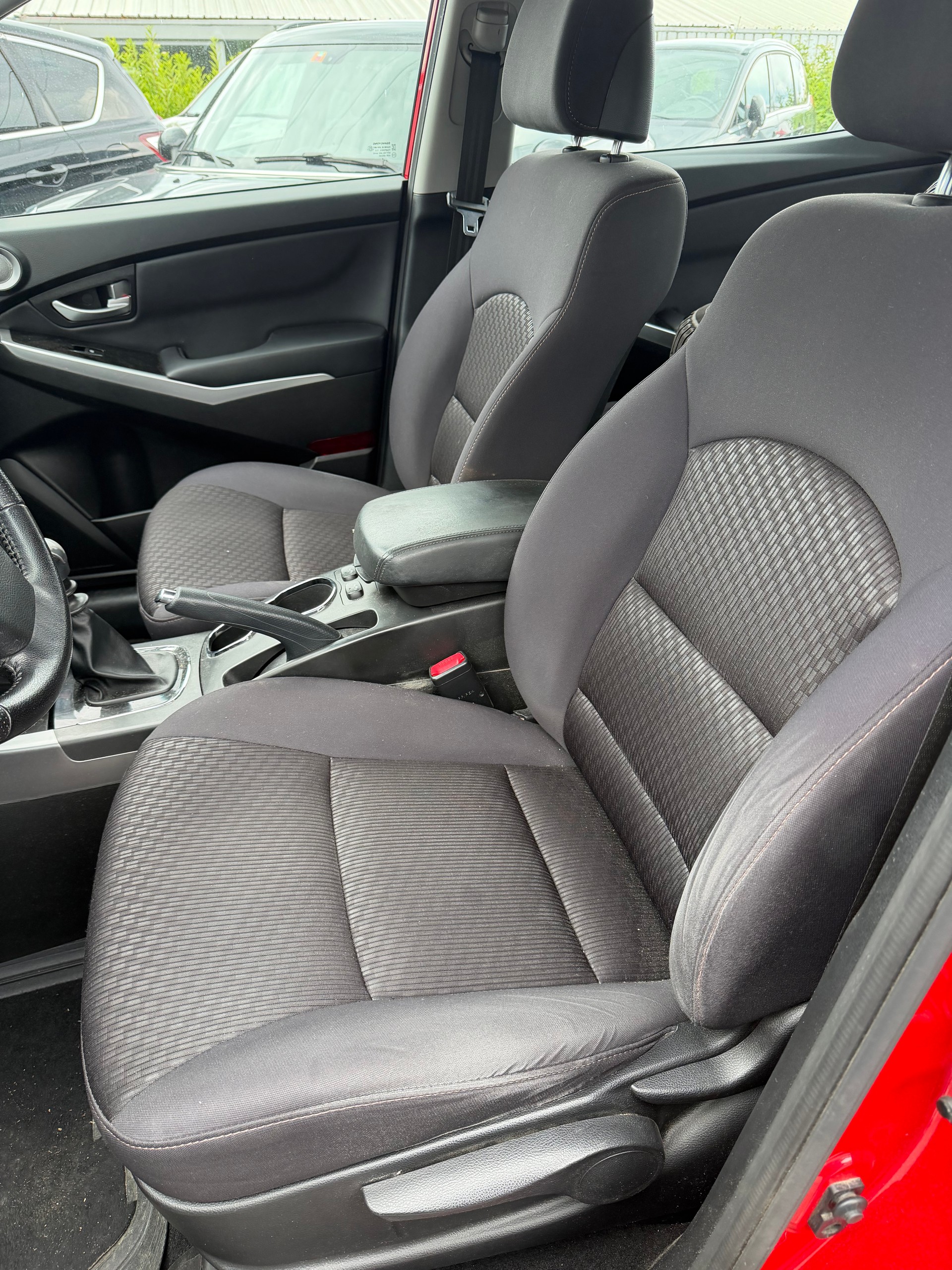 KGM-SsangYong Korando 2.0 e-XDI Plus Edition 4WD-image-10