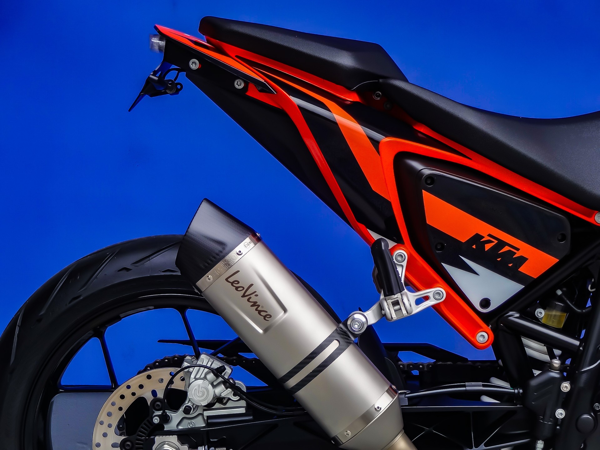 KTM 690 Duke ABS-image-7