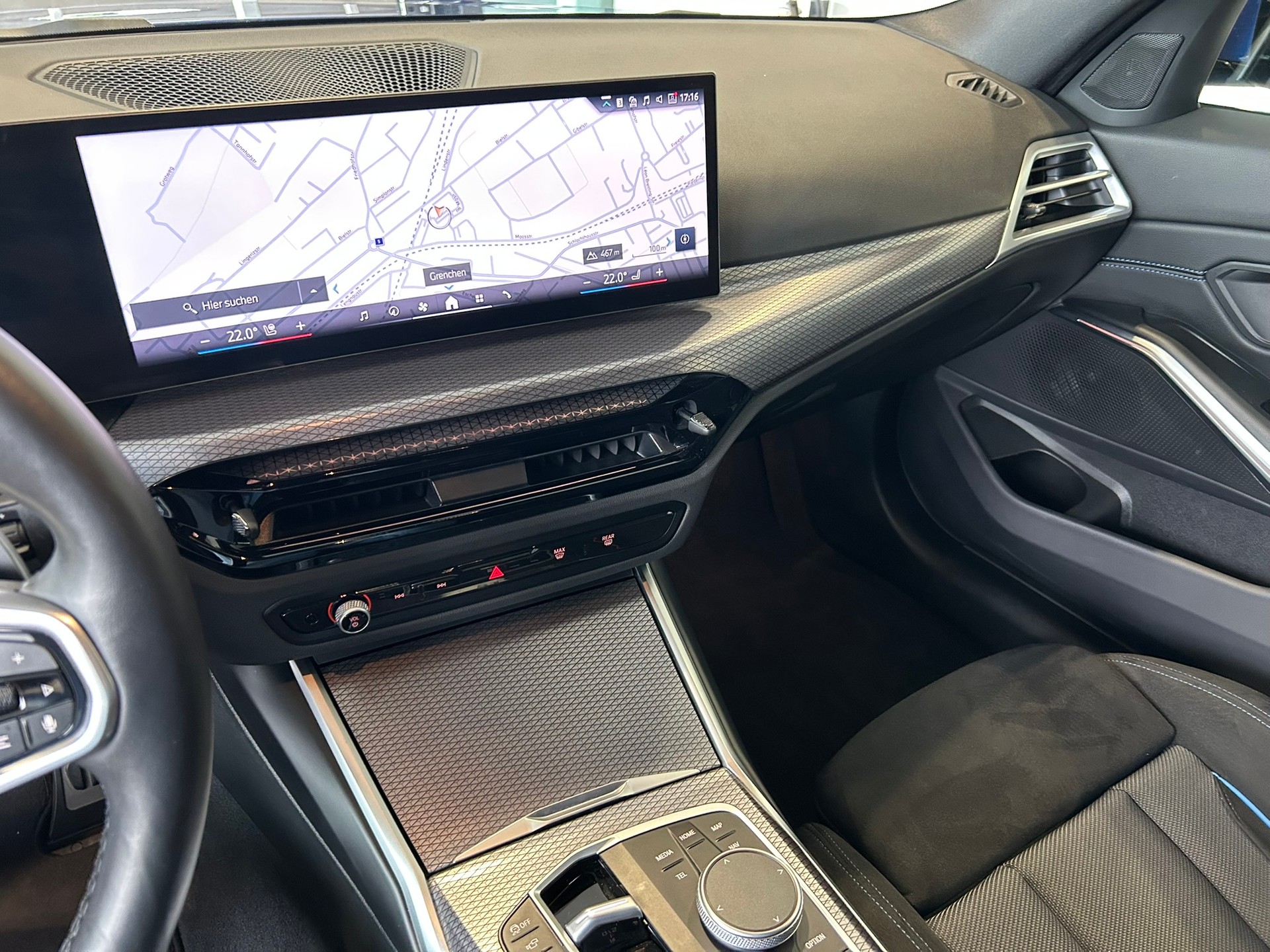 BMW 320d xDrive 48V Steptronic M Sport Pro-image-17