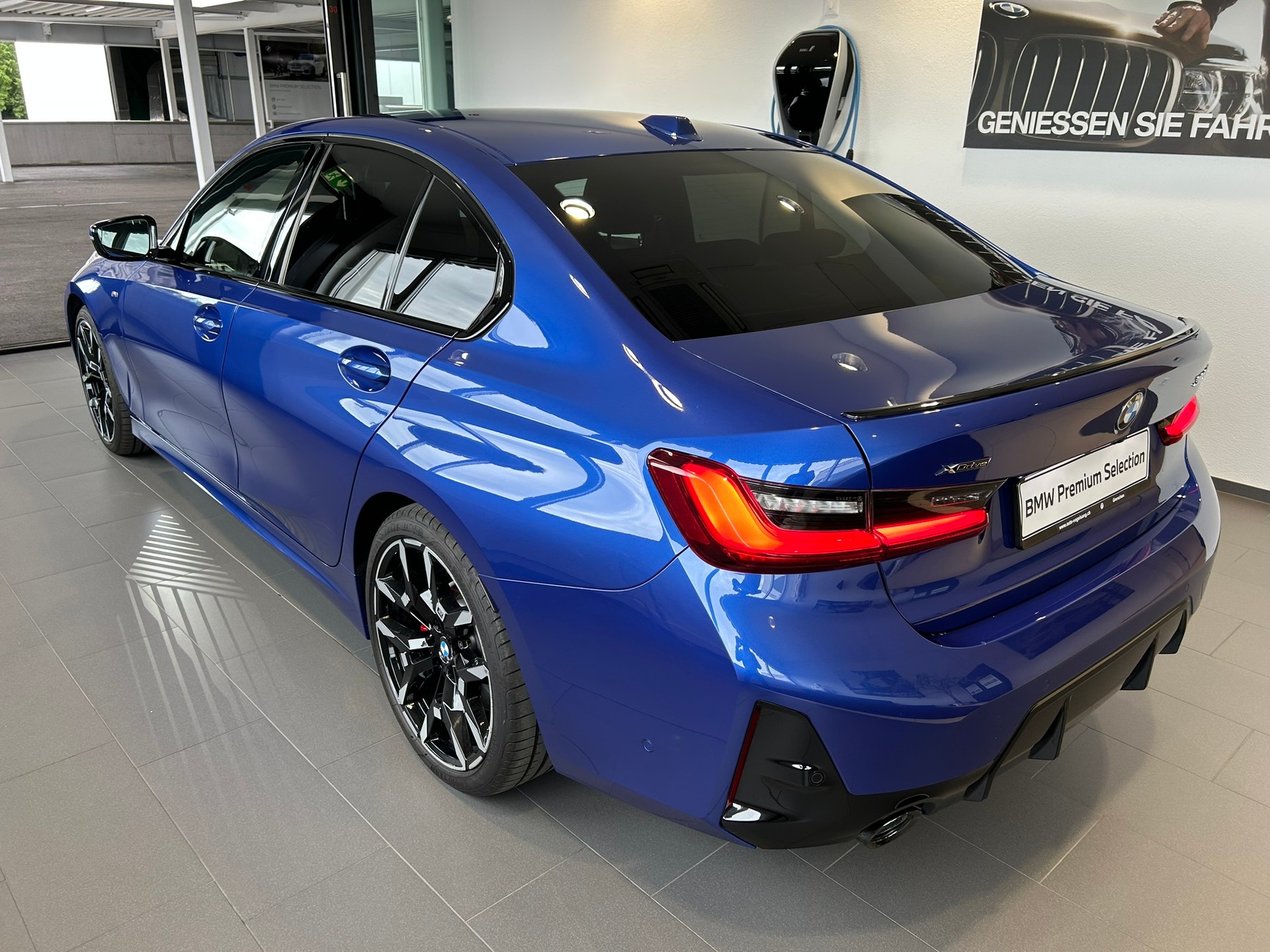 BMW 320d xDrive 48V Steptronic M Sport Pro-image-11