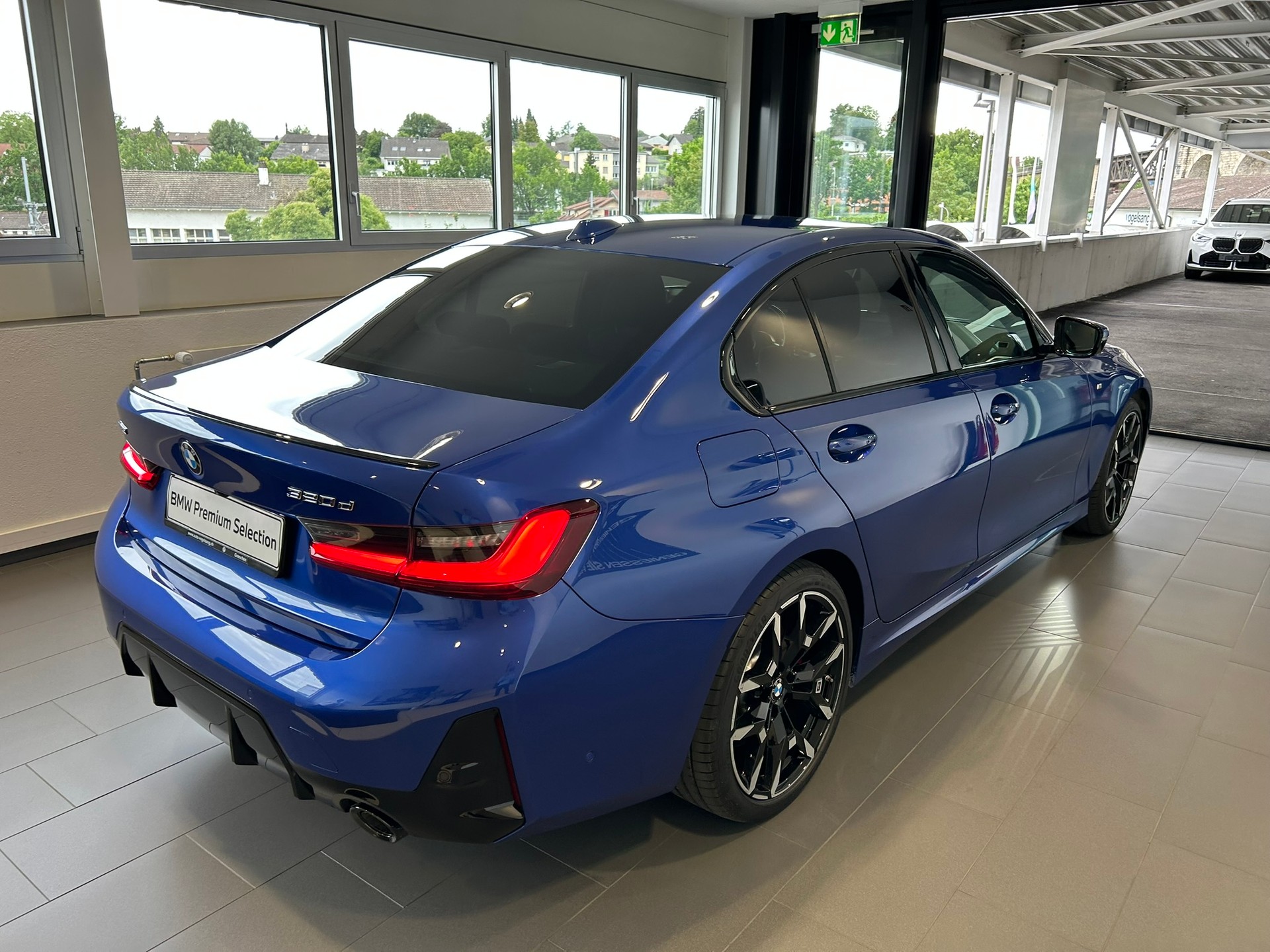 BMW 320d xDrive 48V Steptronic M Sport Pro-image-5
