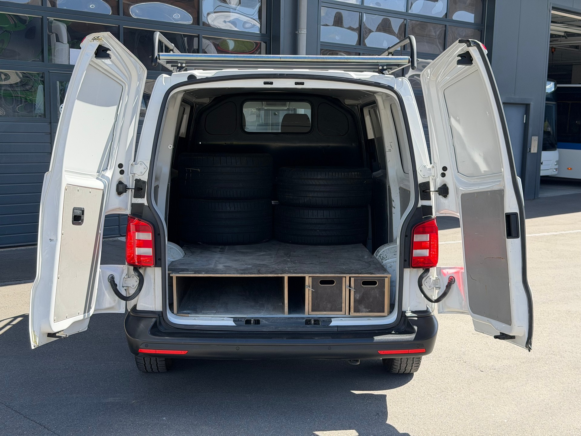 VW T6 2.0 TDI | Navi | Parksensoren | Klima | Dachträger-image-6