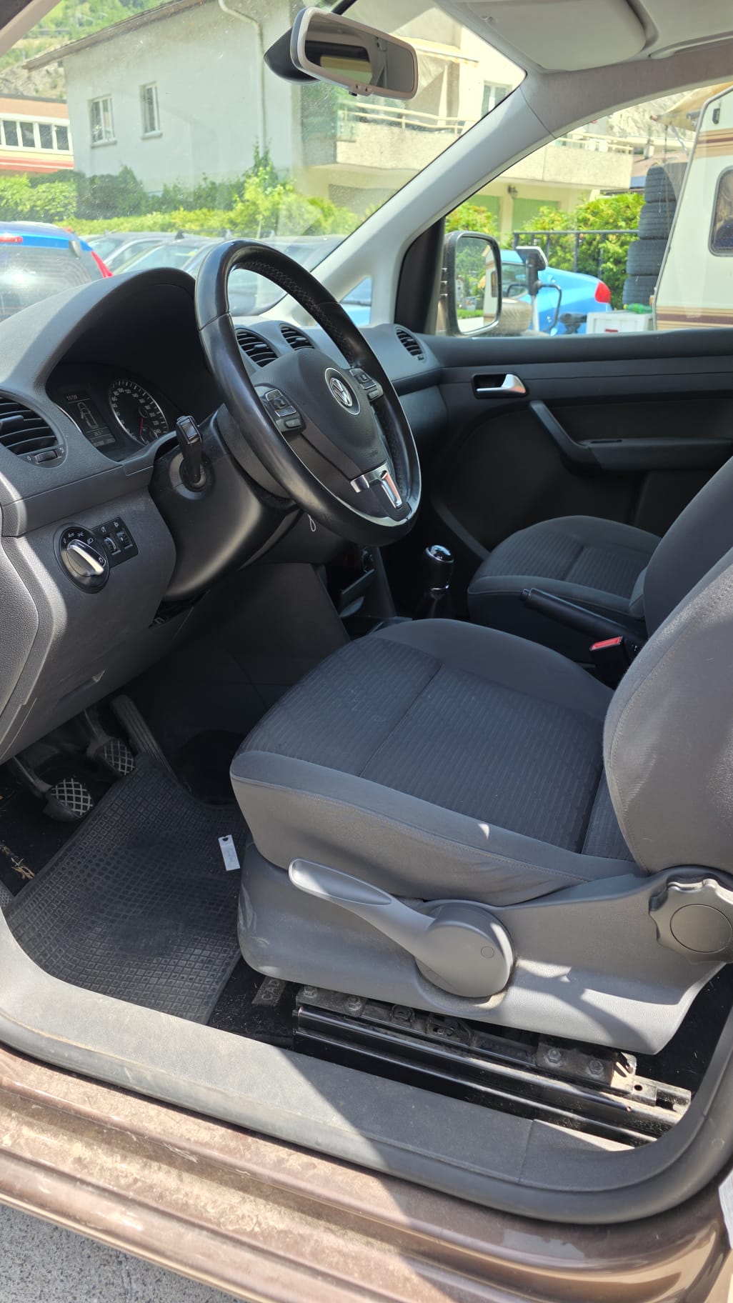 VW Caddy Maxi 2.0 TDI CR 4Motion Trendline-image-8