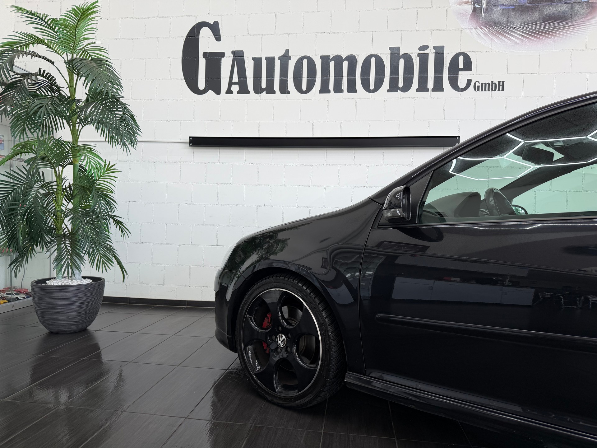 VW Golf 2.0 TFSI GTI Edition 30-image-4