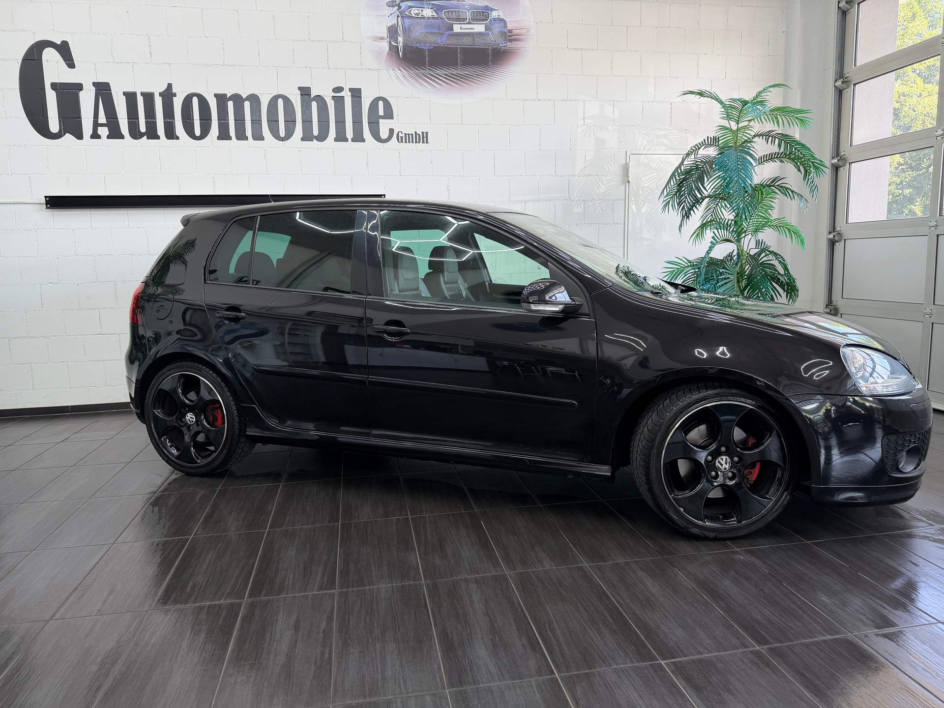 VW Golf 2.0 TFSI GTI Edition 30-image-3