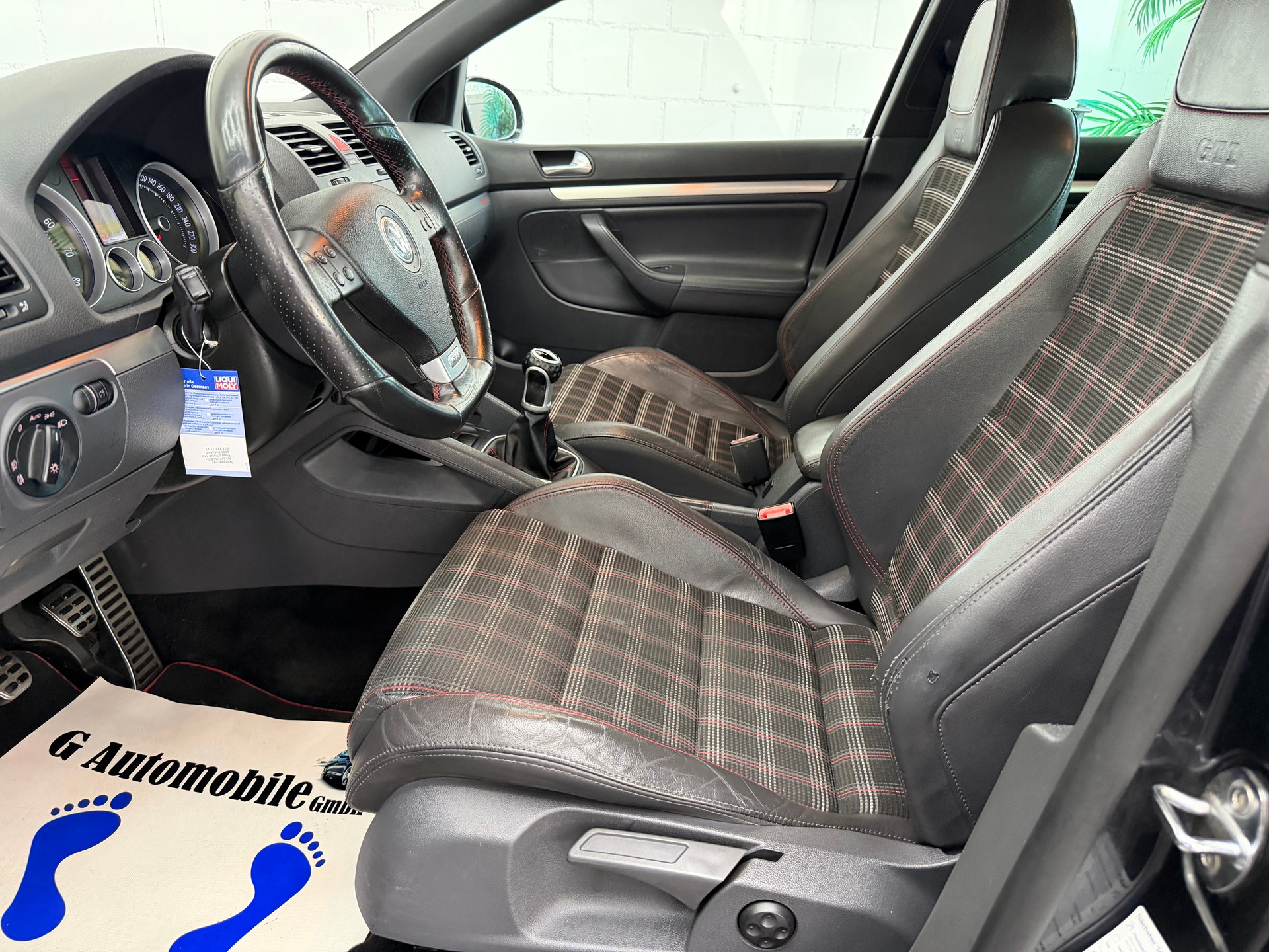 VW Golf 2.0 TFSI GTI Edition 30-image-7