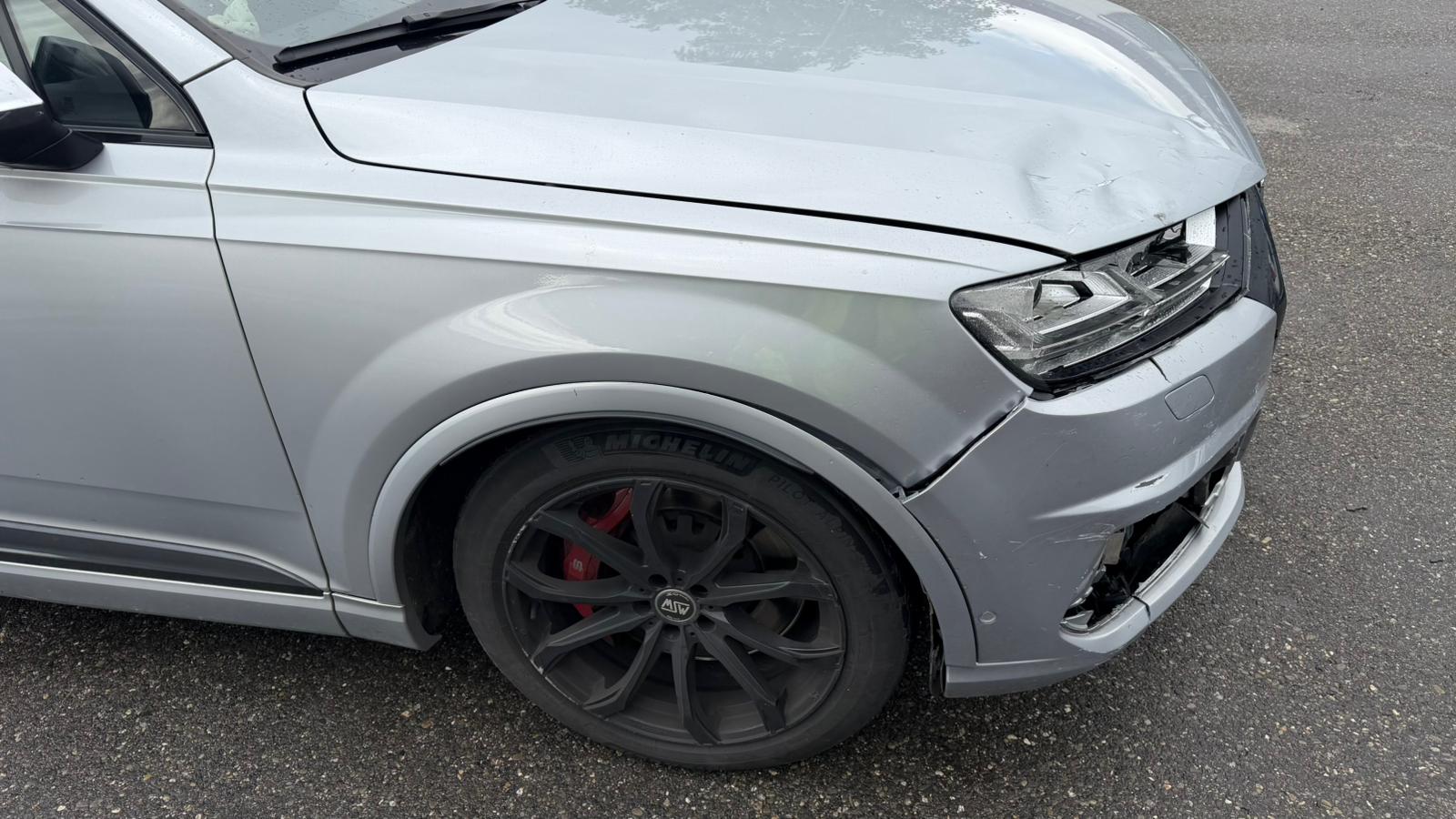 AUDI SQ7 4.0 TDI quattro tiptronic-image-10