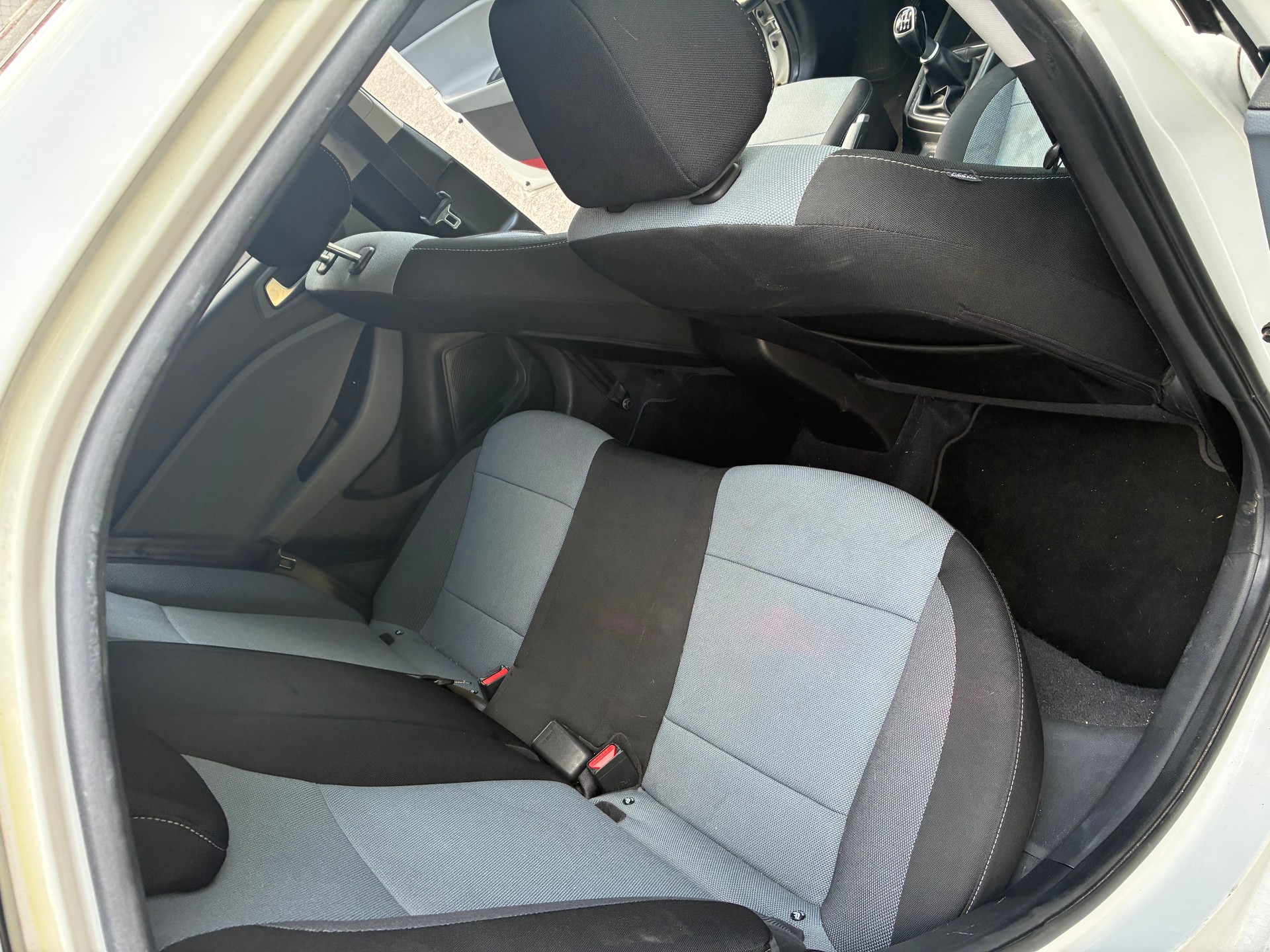 HYUNDAI i20 1.4 Amplia-image-11