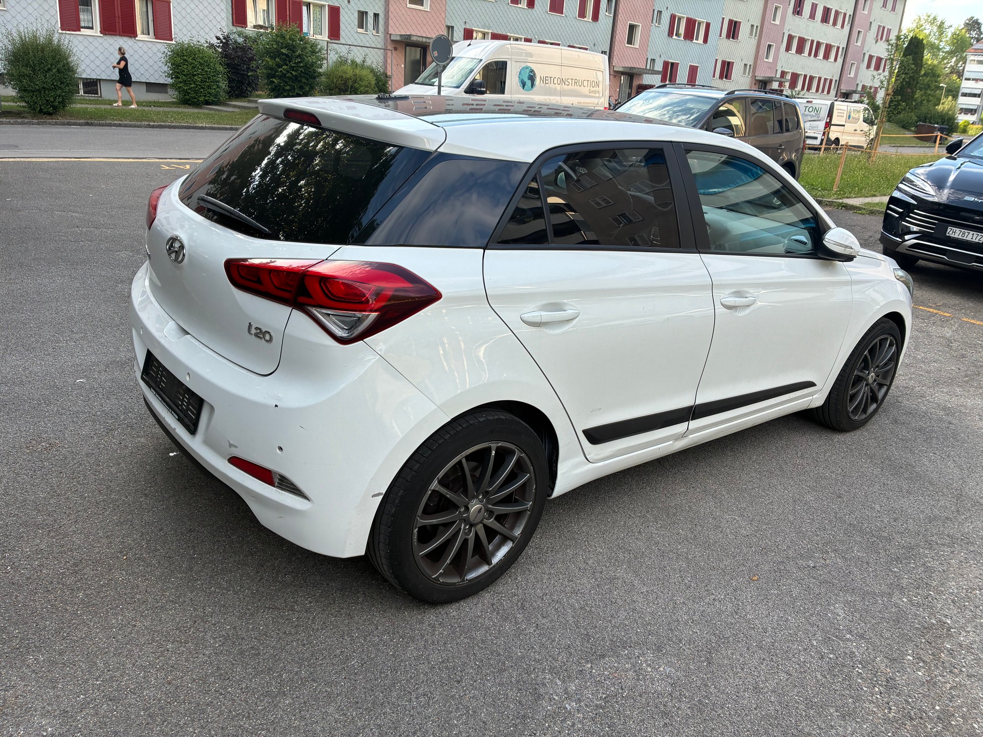 HYUNDAI i20 1.4 Amplia-image-4