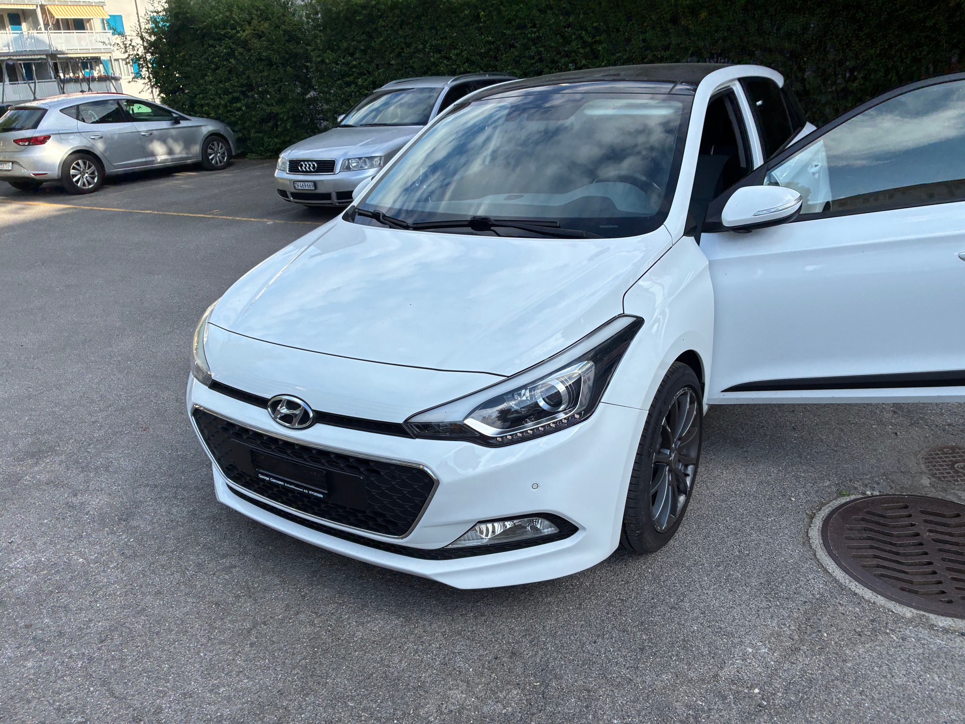HYUNDAI i20 1.4 Amplia-image-0