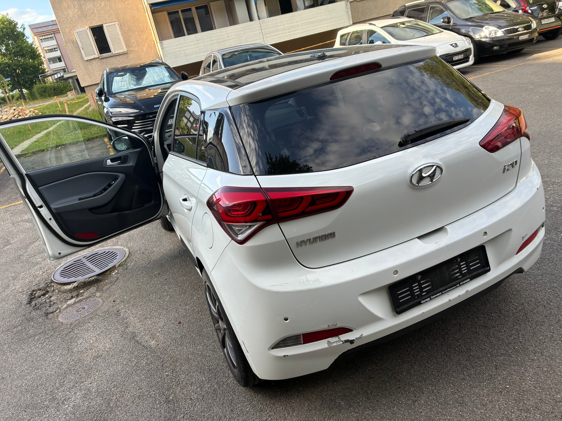 HYUNDAI i20 1.4 Amplia-image-3