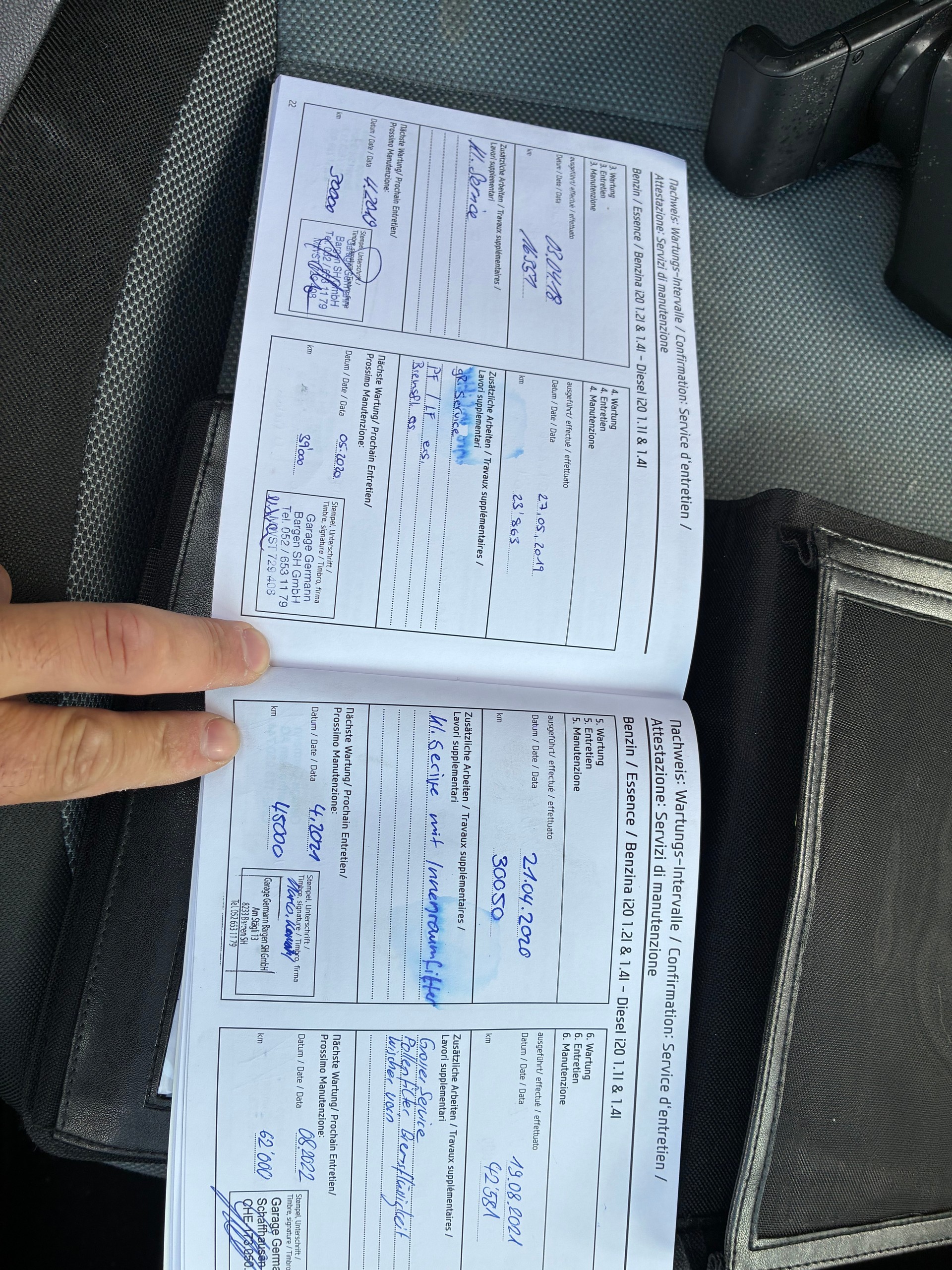 HYUNDAI i20 1.4 Amplia-image-15
