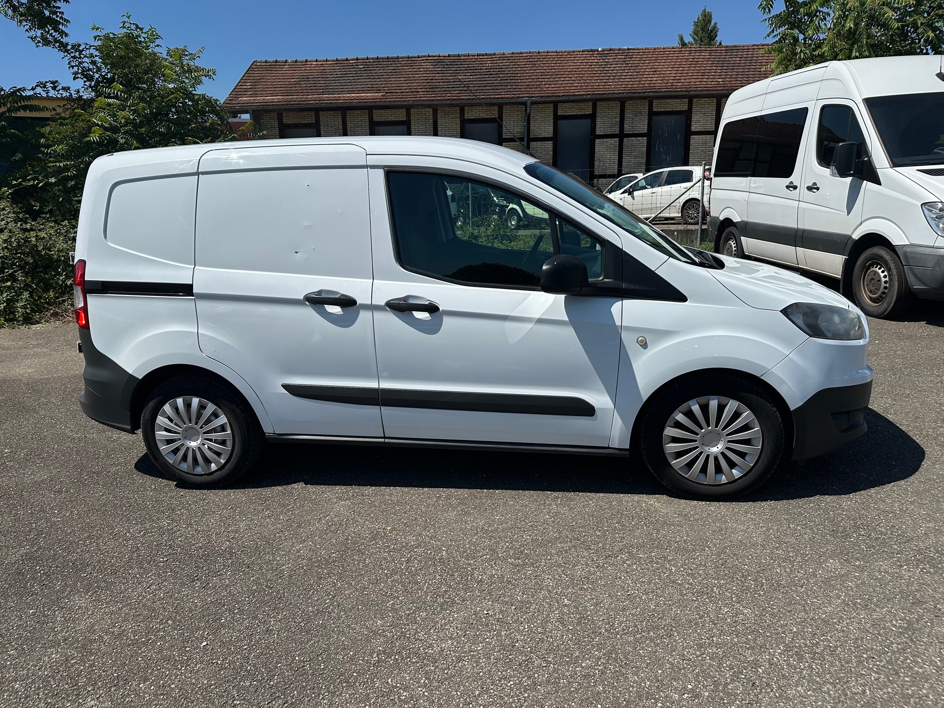 FORD Transit Courier Van 1.5 TDCi Ambiente-image-3