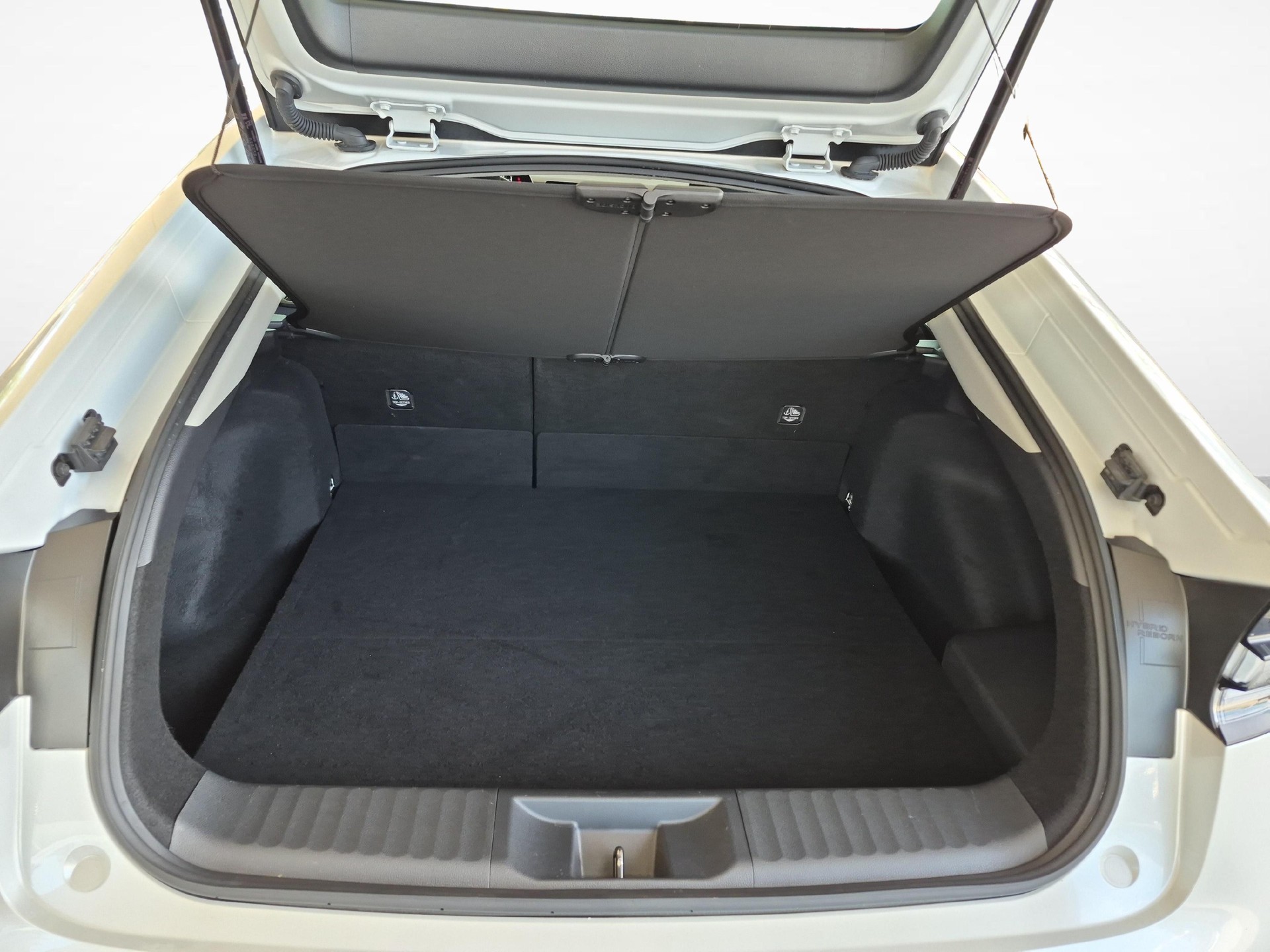 TOYOTA Prius 2.0 Plug-In-Hybrid Trend / ab 3,99% Leasing bei Abschluss einer Protect Autoversicherung-image-12