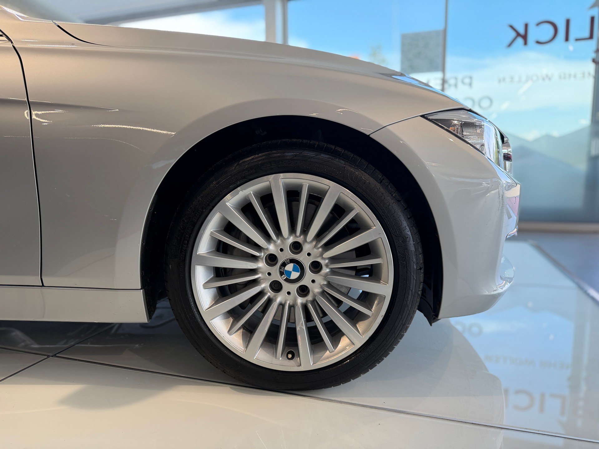 BMW 335i Luxury Line Steptronic-image-7