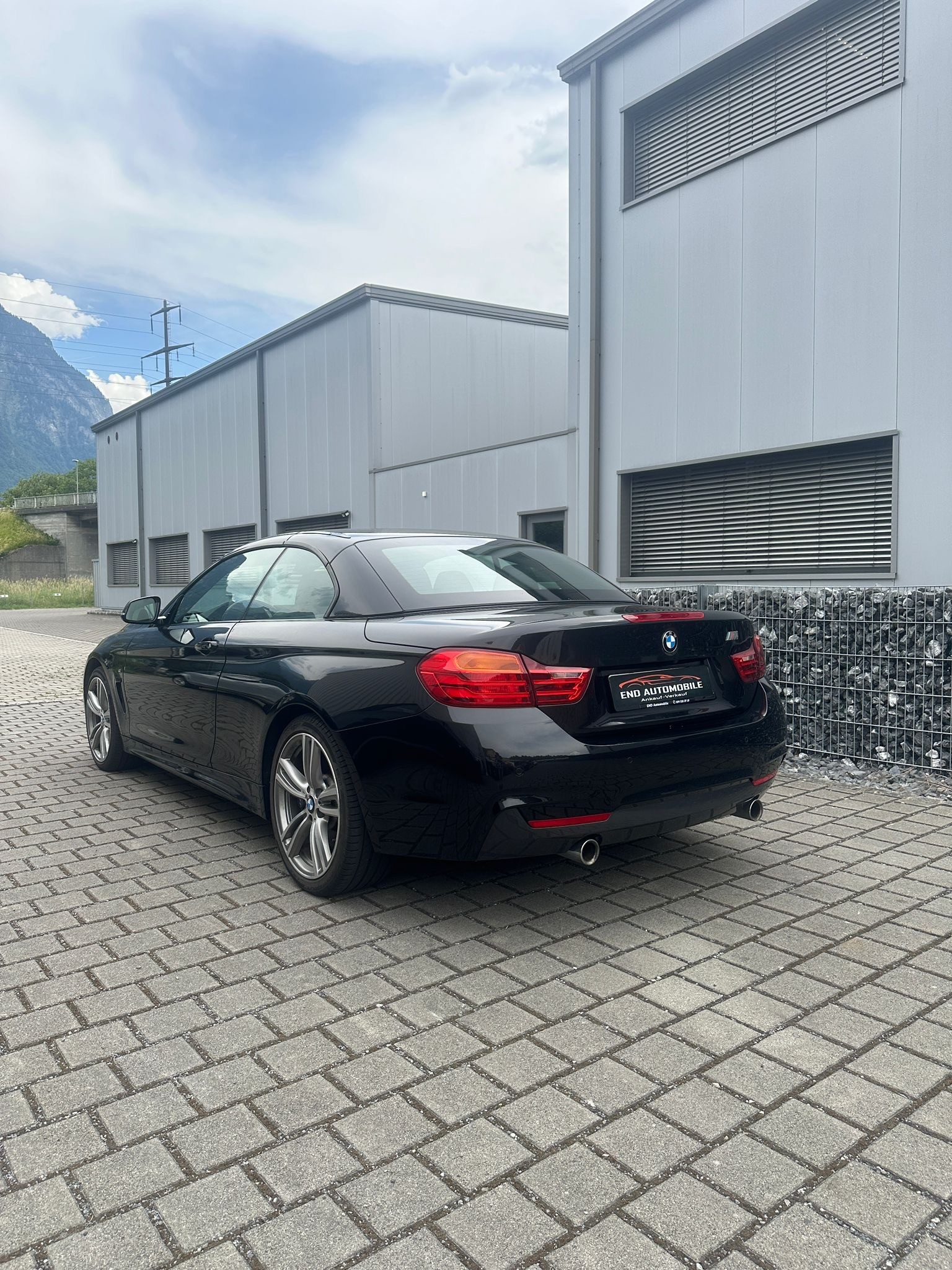 BMW 435i Cabriolet xDrive M-Paket-image-4
