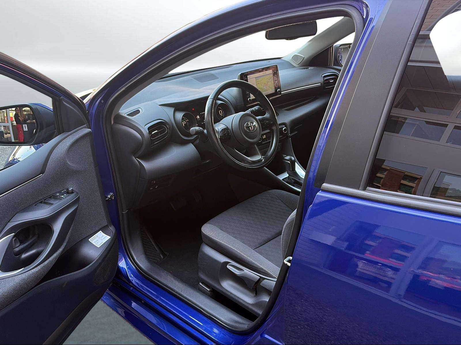 TOYOTA Yaris 1.5 VVT-i HSD Trend-image-4