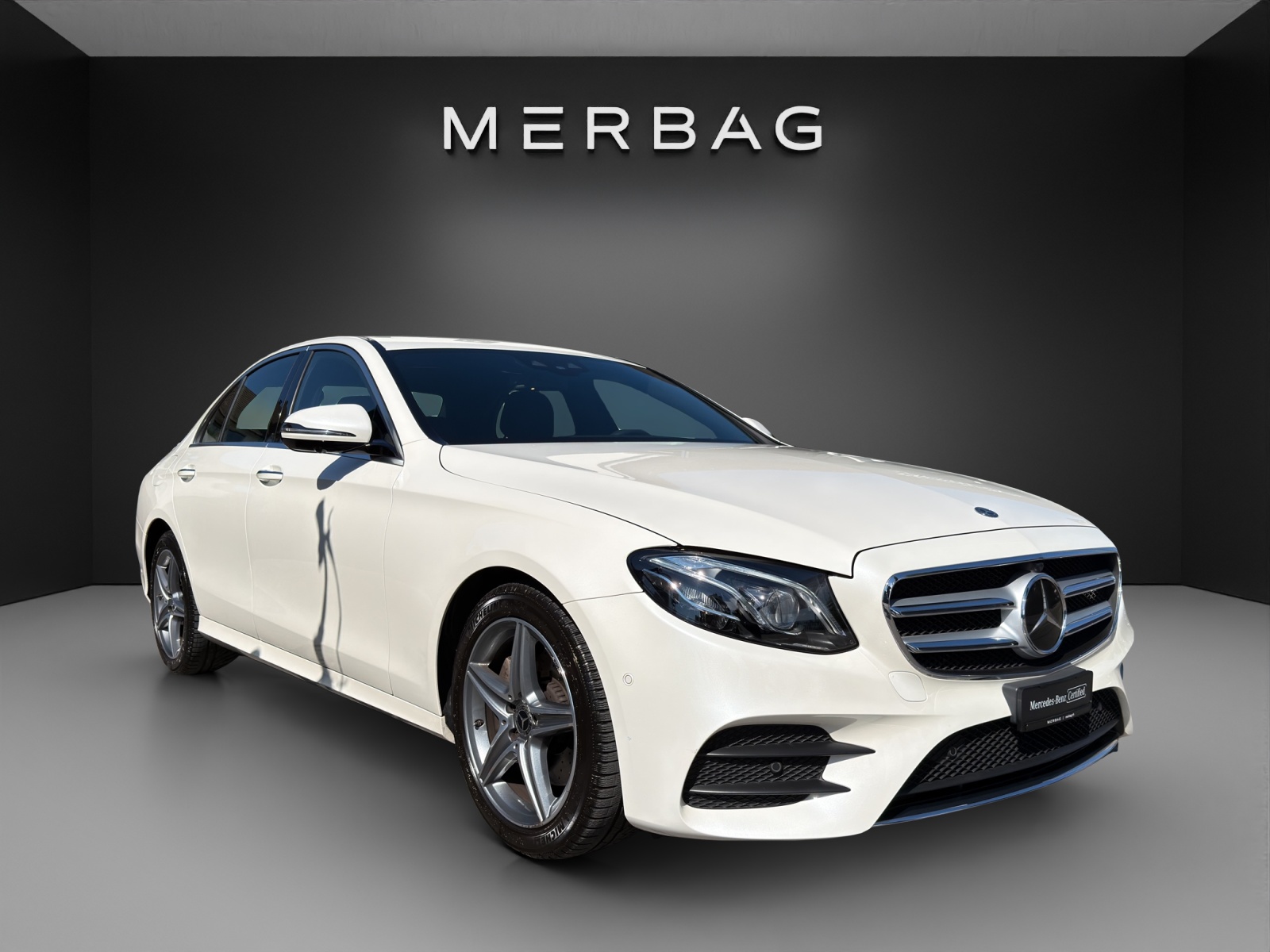 MERCEDES-BENZ E 200 AMG Line 4Matic 9G-Tronic-image-0