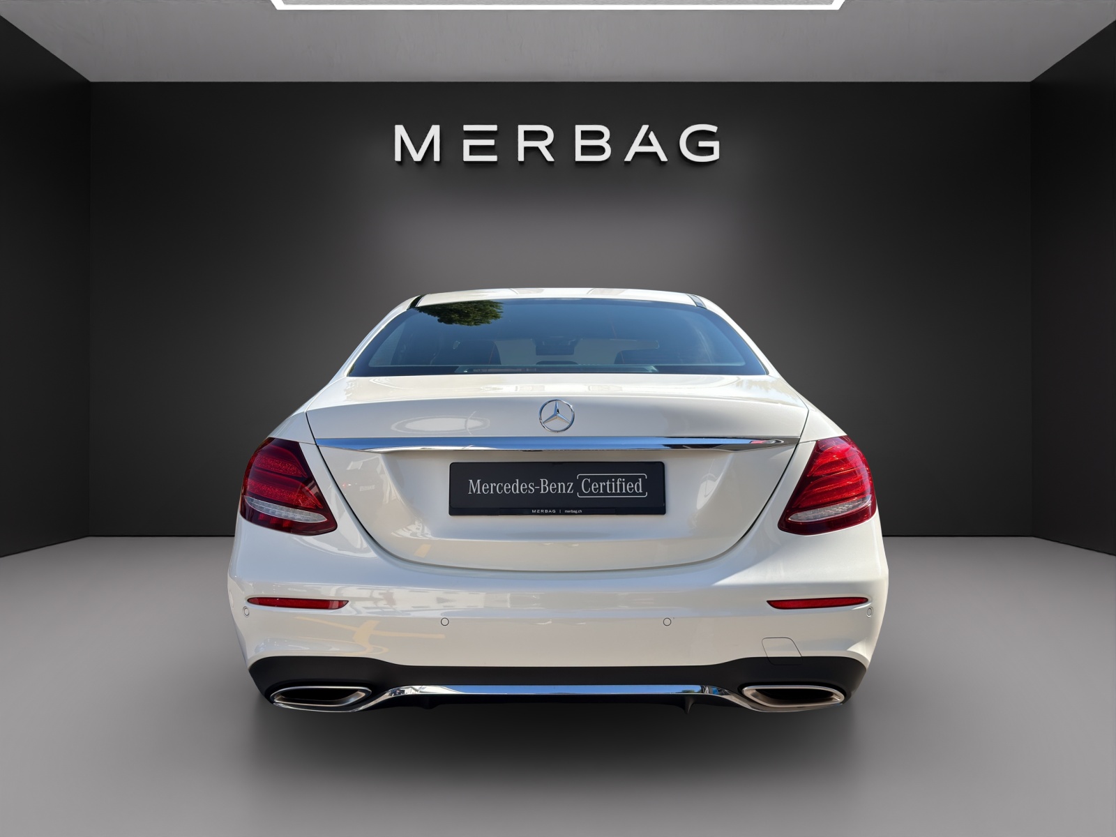 MERCEDES-BENZ E 200 AMG Line 4Matic 9G-Tronic-image-3