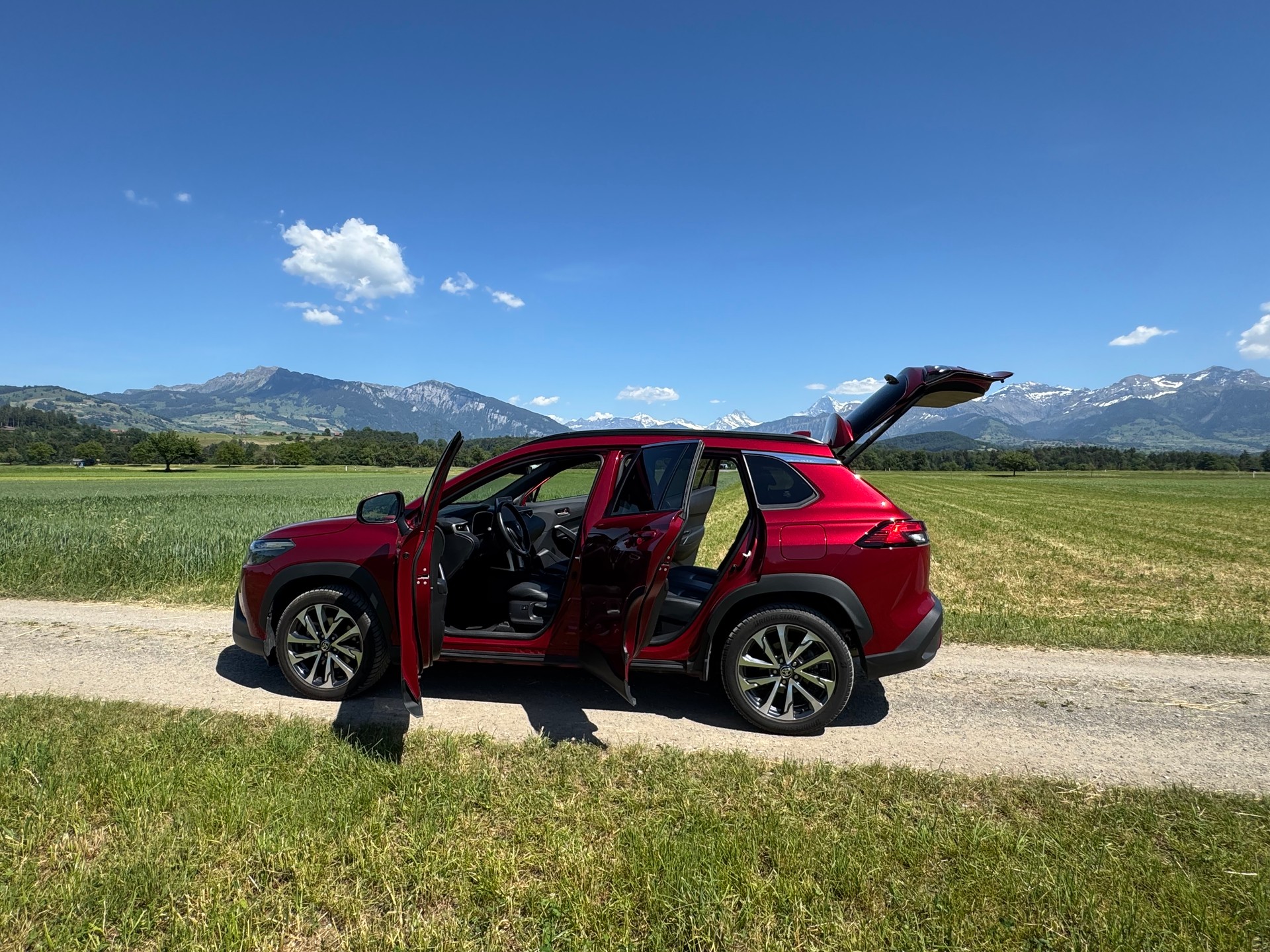 TOYOTA 2.0 HSD Trend AWD-i-image-3