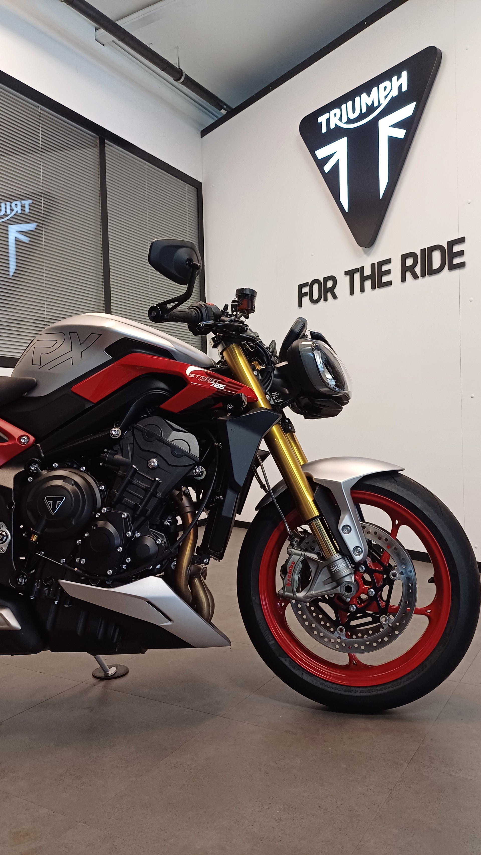 TRIUMPH Triumph Street Triple 765 RX-image-4