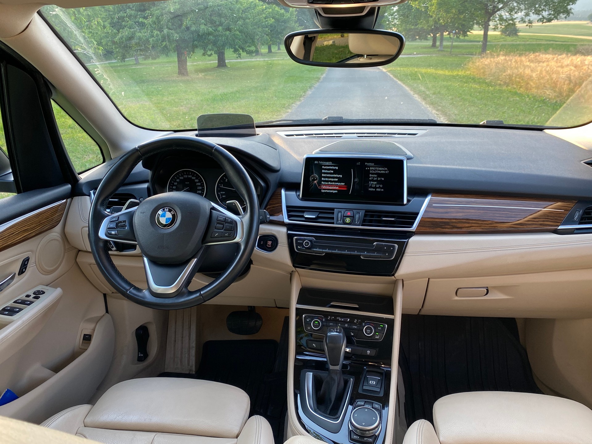 BMW 225i xDrive-image-2