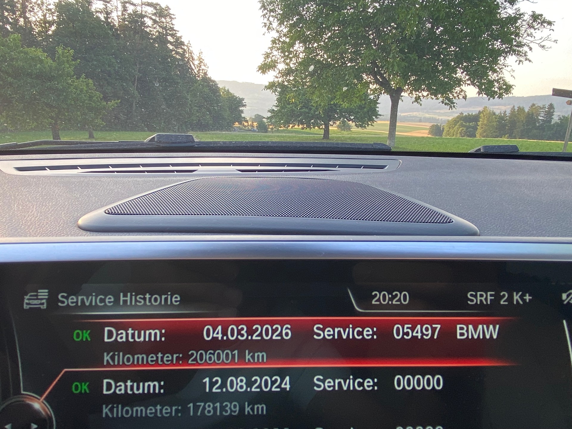 BMW 225i xDrive-image-5